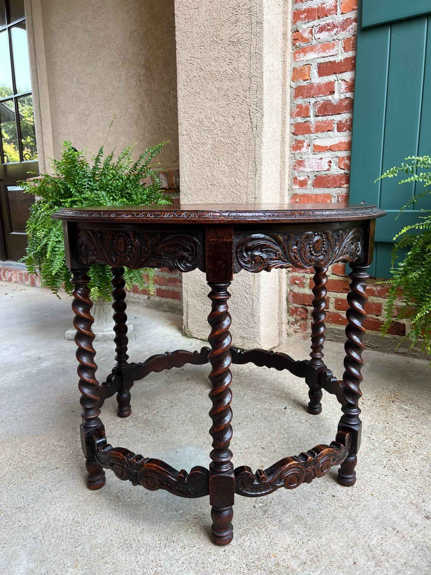 Intagliato a mano Antique French ROUND Side Center Table BARLEY TWIST Carved Oak Renaissance c1900 in vendita