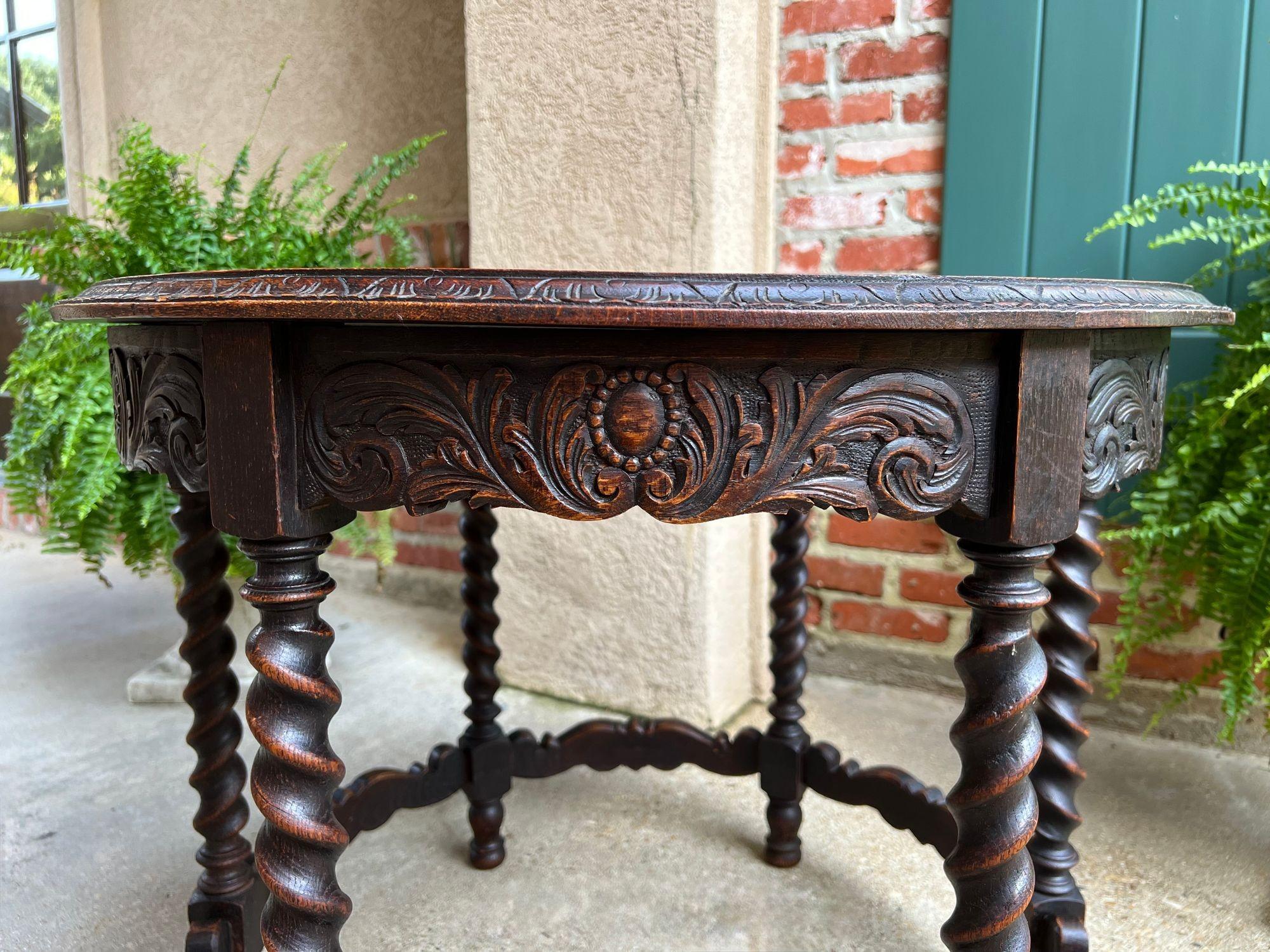 Antique French ROUND Side Center Table BARLEY TWIST Carved Oak Renaissance c1900 In condizioni buone in vendita a Shreveport, LA