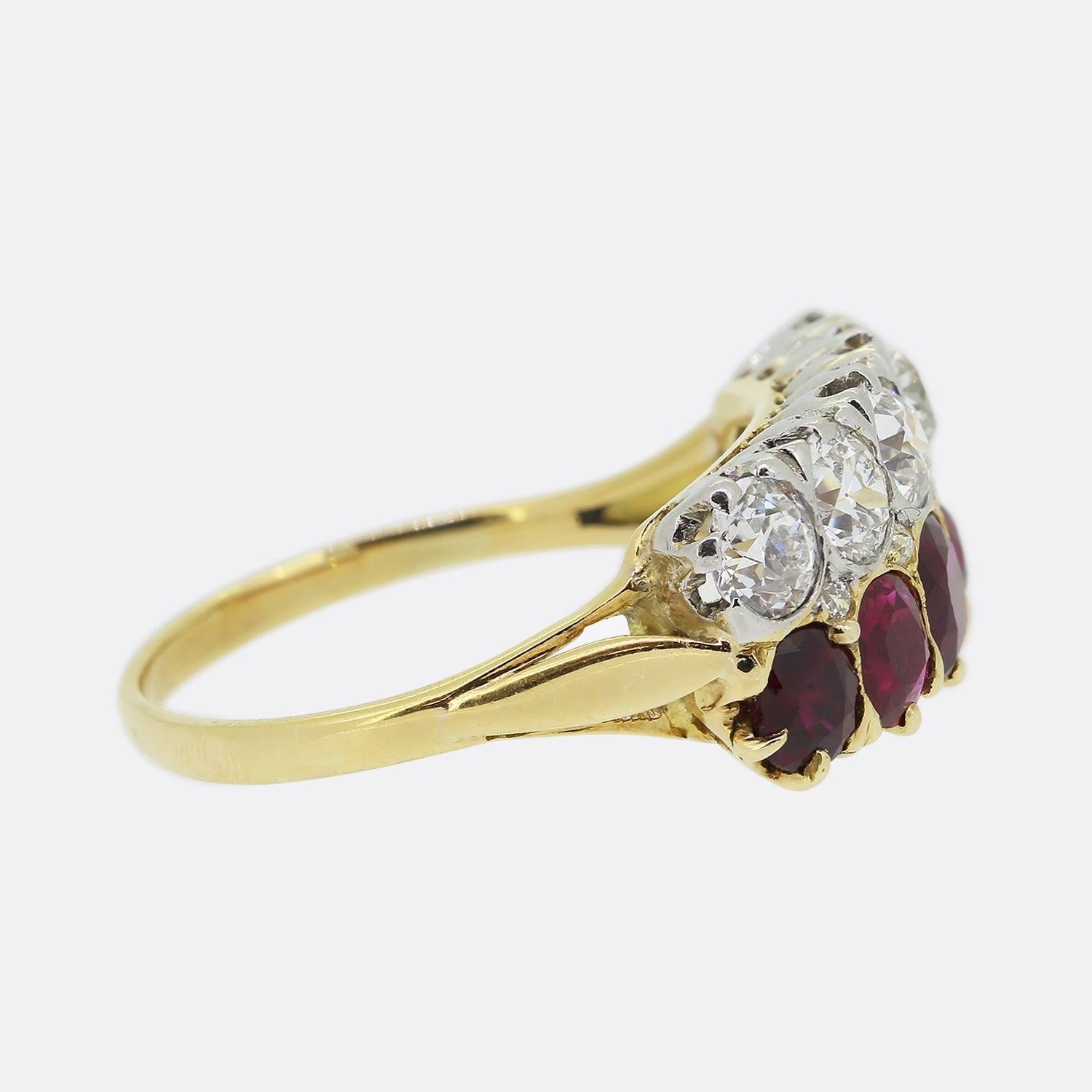 Taille ronde Bague française ancienne à deux rangées de rubis et de diamants