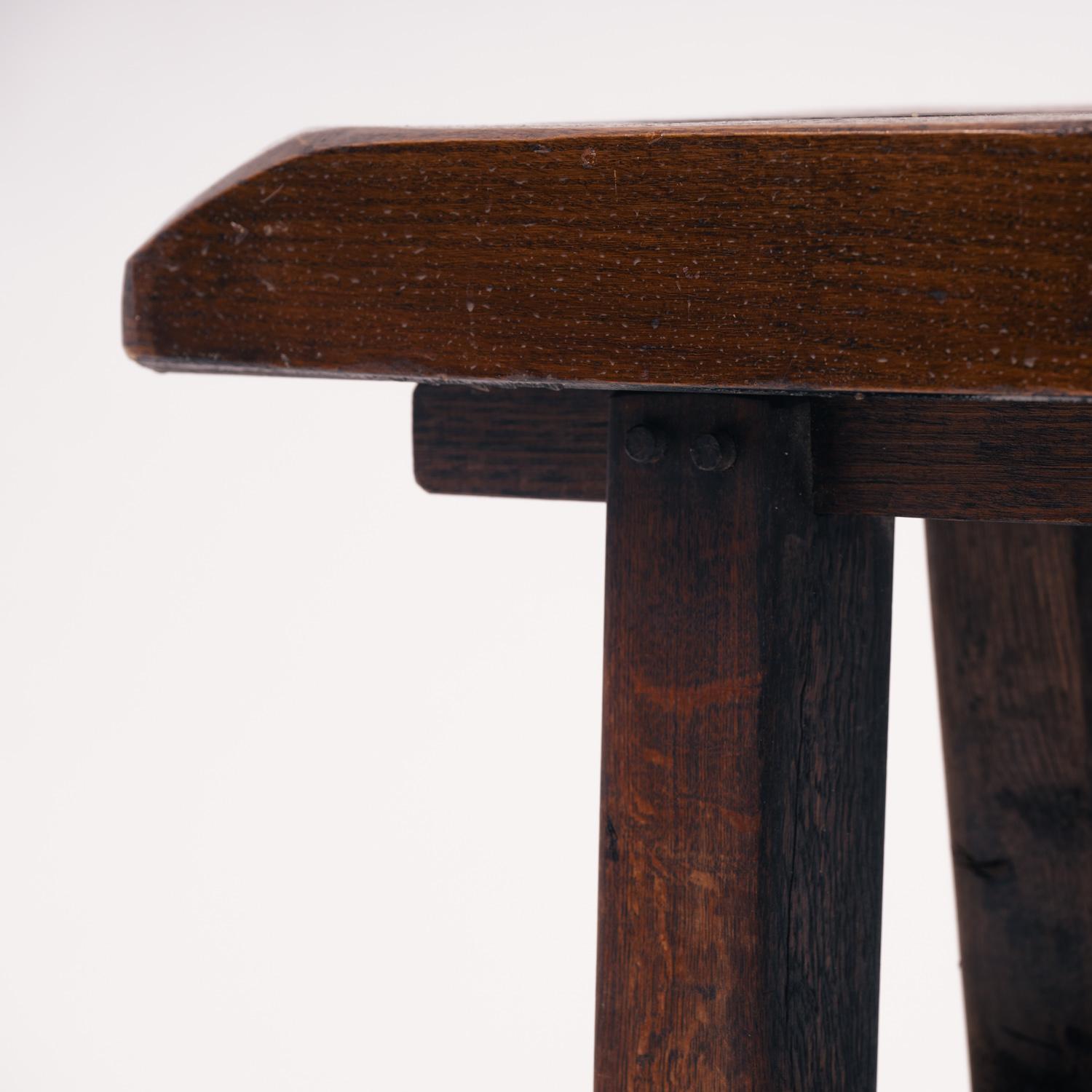 Banc ancien en chêne rustique brutaliste français en vente 3