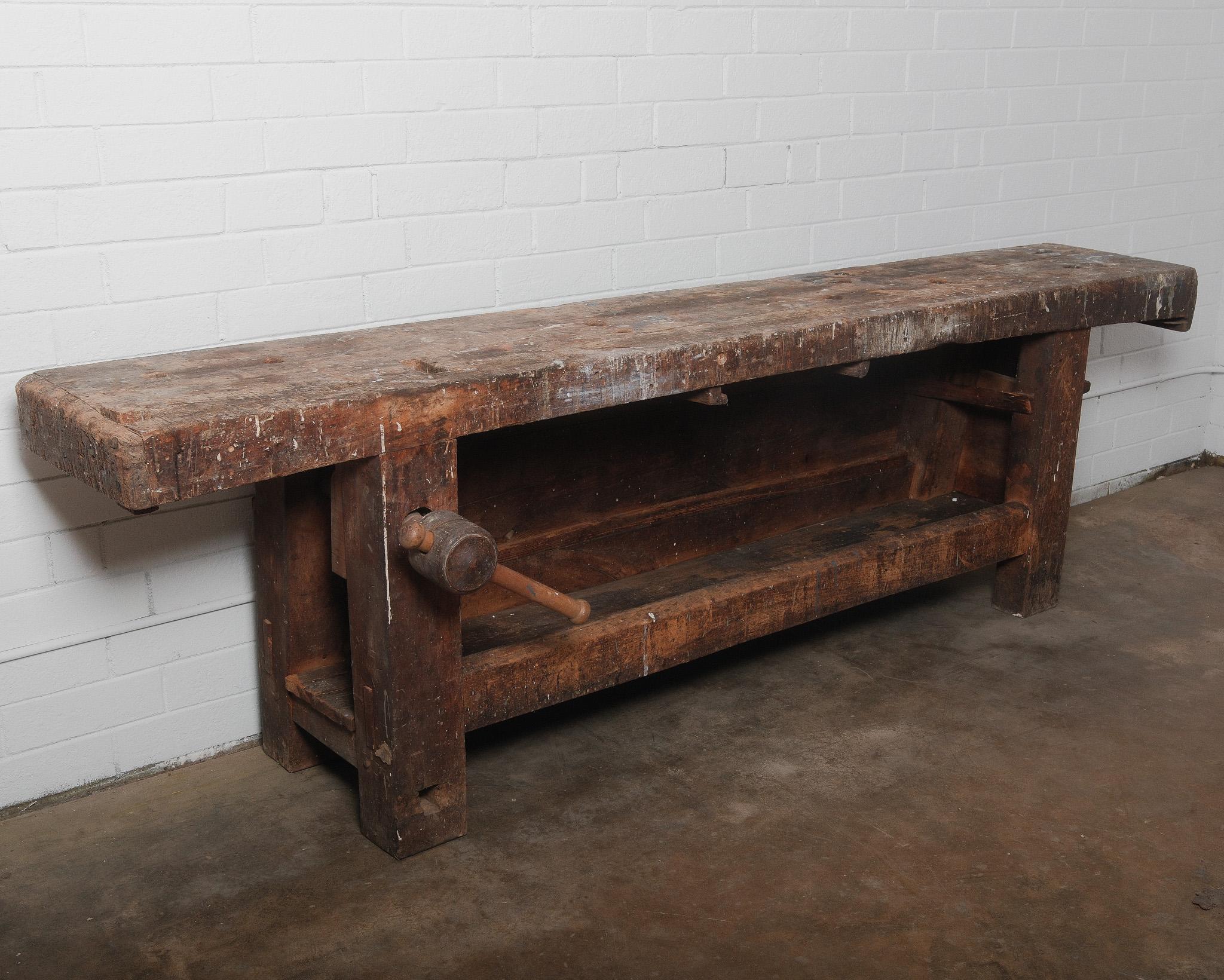 Industrial Antique French Rustic Carpenter’s Workbench with Vise, 19th Century For Sale
