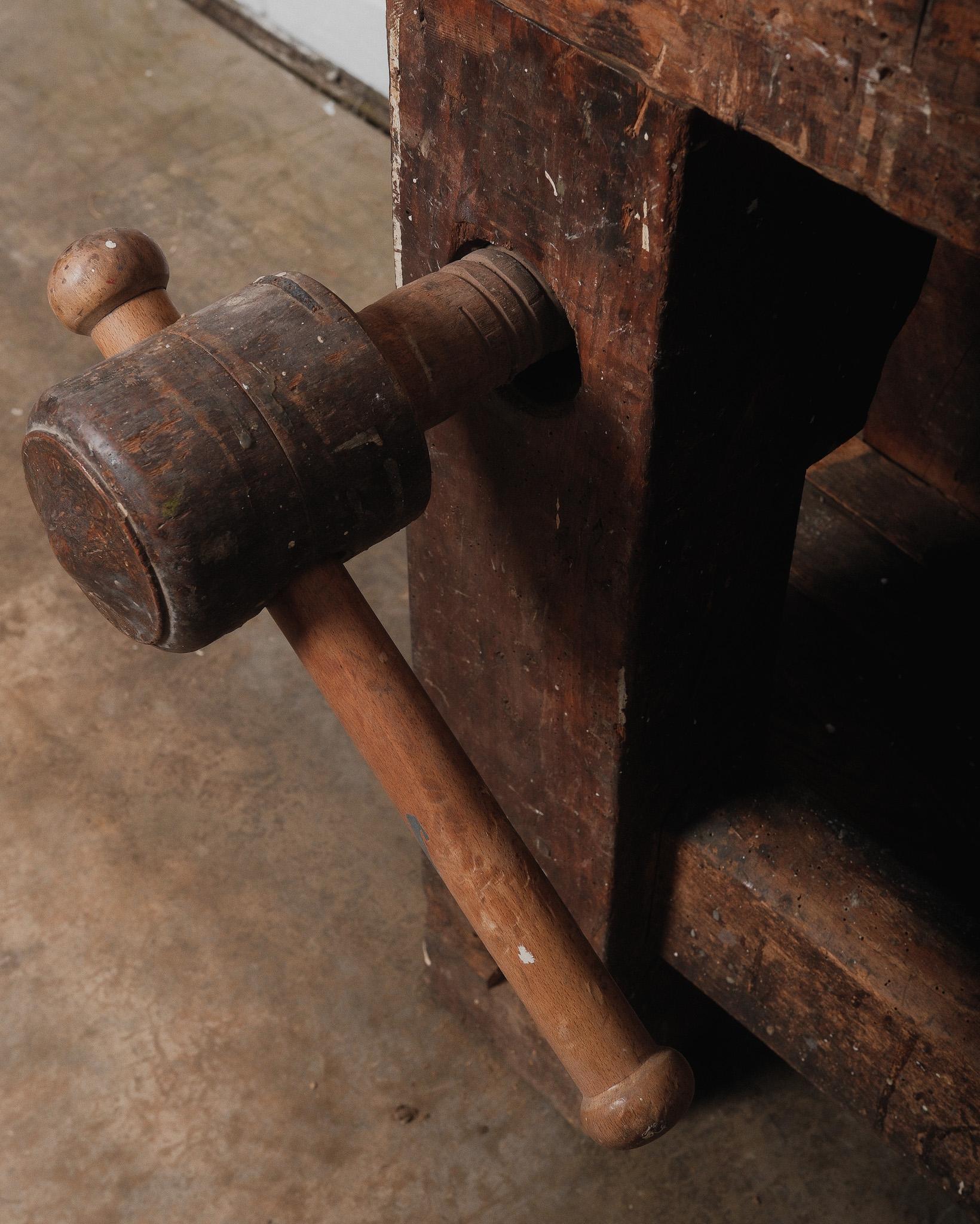 Antique French Rustic Carpenter’s Workbench with Vise, 19th Century For Sale 1