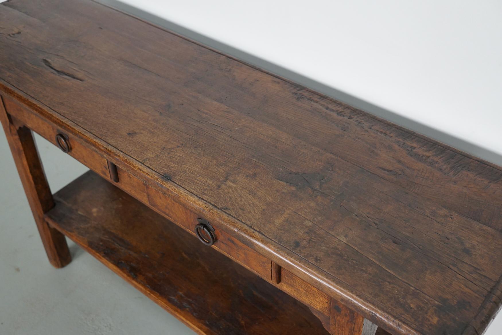 Ancienne table d'appoint en chêne de ferme rustique française, 19ème siècle en vente 4