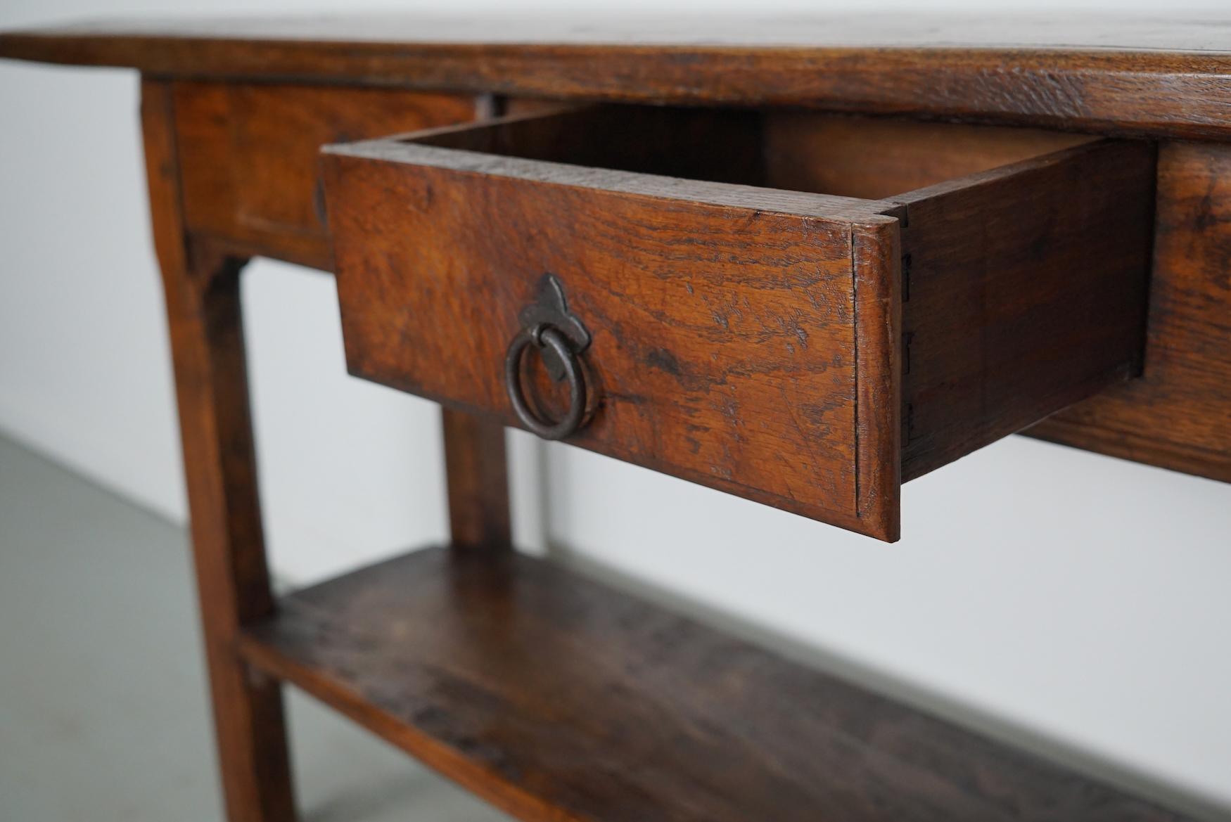 Ancienne table d'appoint en chêne de ferme rustique française, 19ème siècle en vente 8