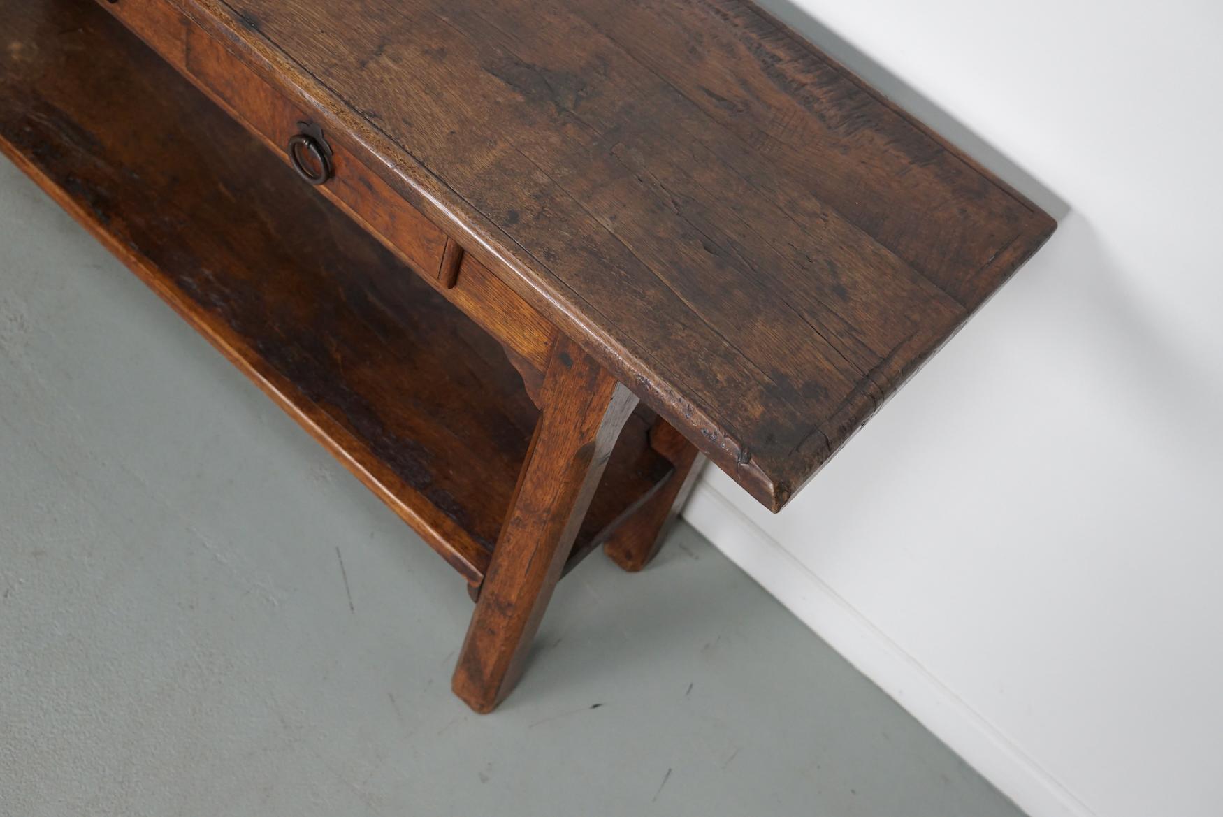 Ancienne table d'appoint en chêne de ferme rustique française, 19ème siècle en vente 9