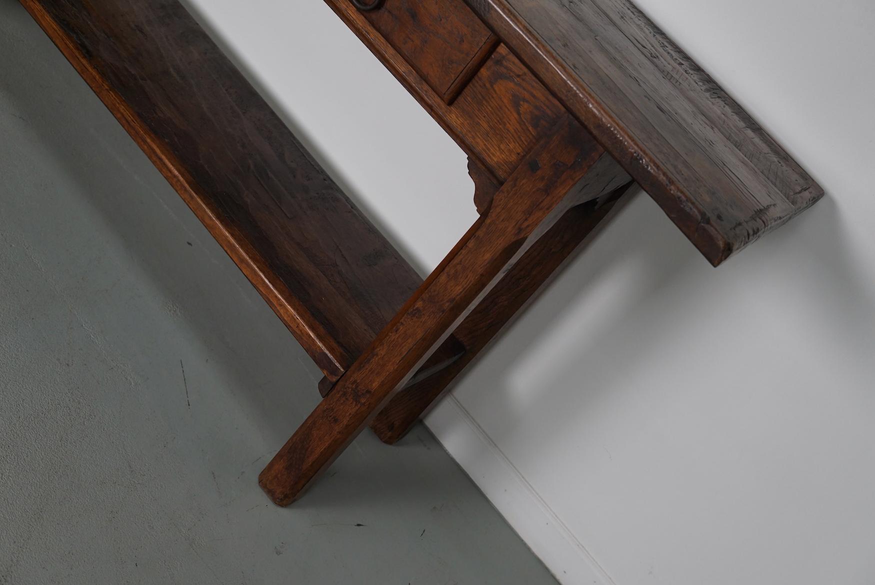 Ancienne table d'appoint en chêne de ferme rustique française, 19ème siècle en vente 13