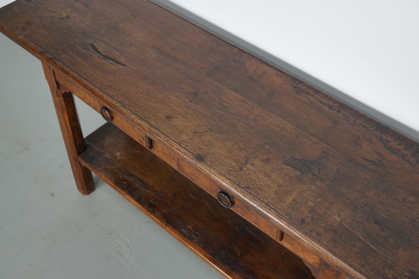 Chêne Ancienne table d'appoint en chêne de ferme rustique française, 19ème siècle en vente