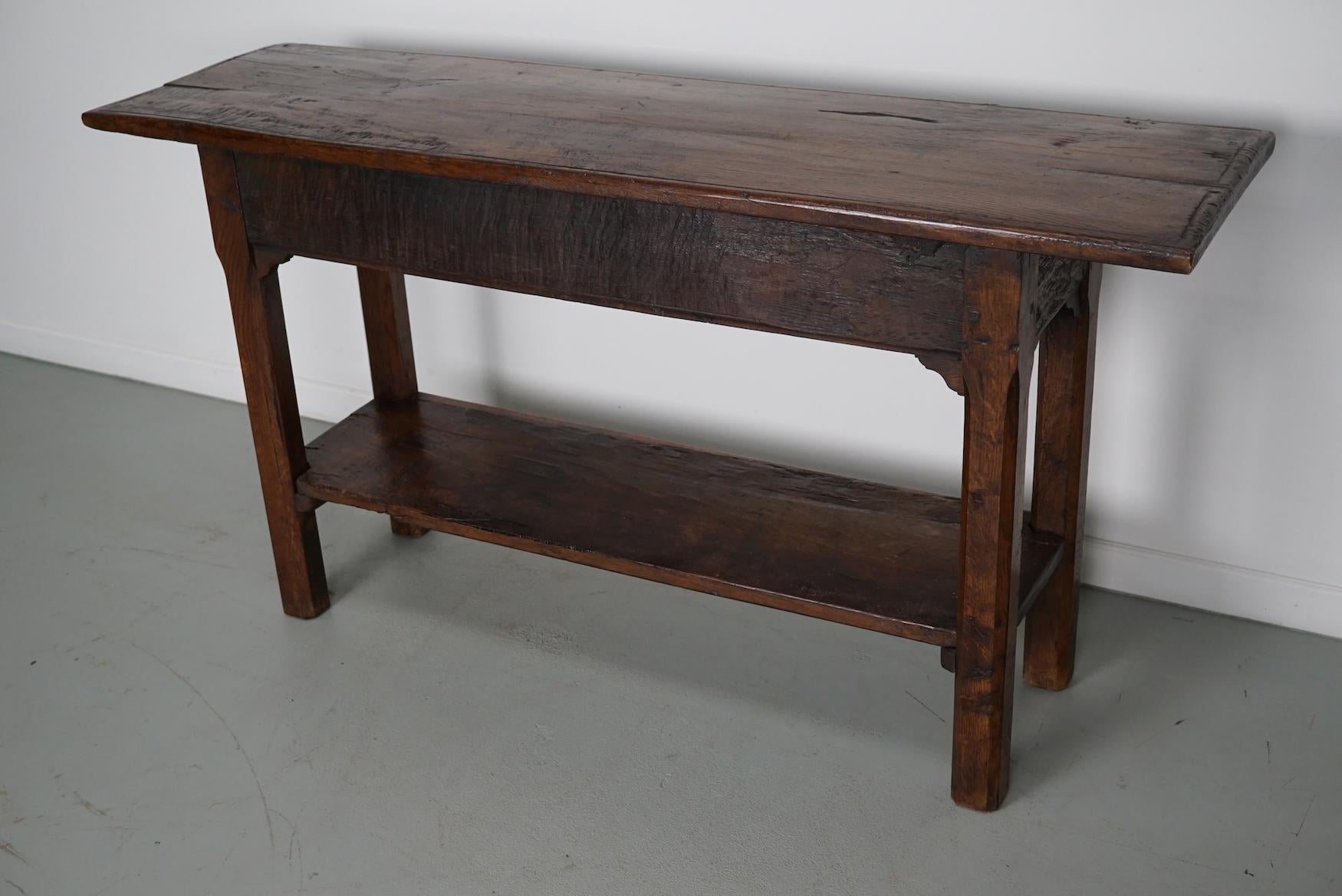 Ancienne table d'appoint en chêne de ferme rustique française, 19ème siècle en vente 2