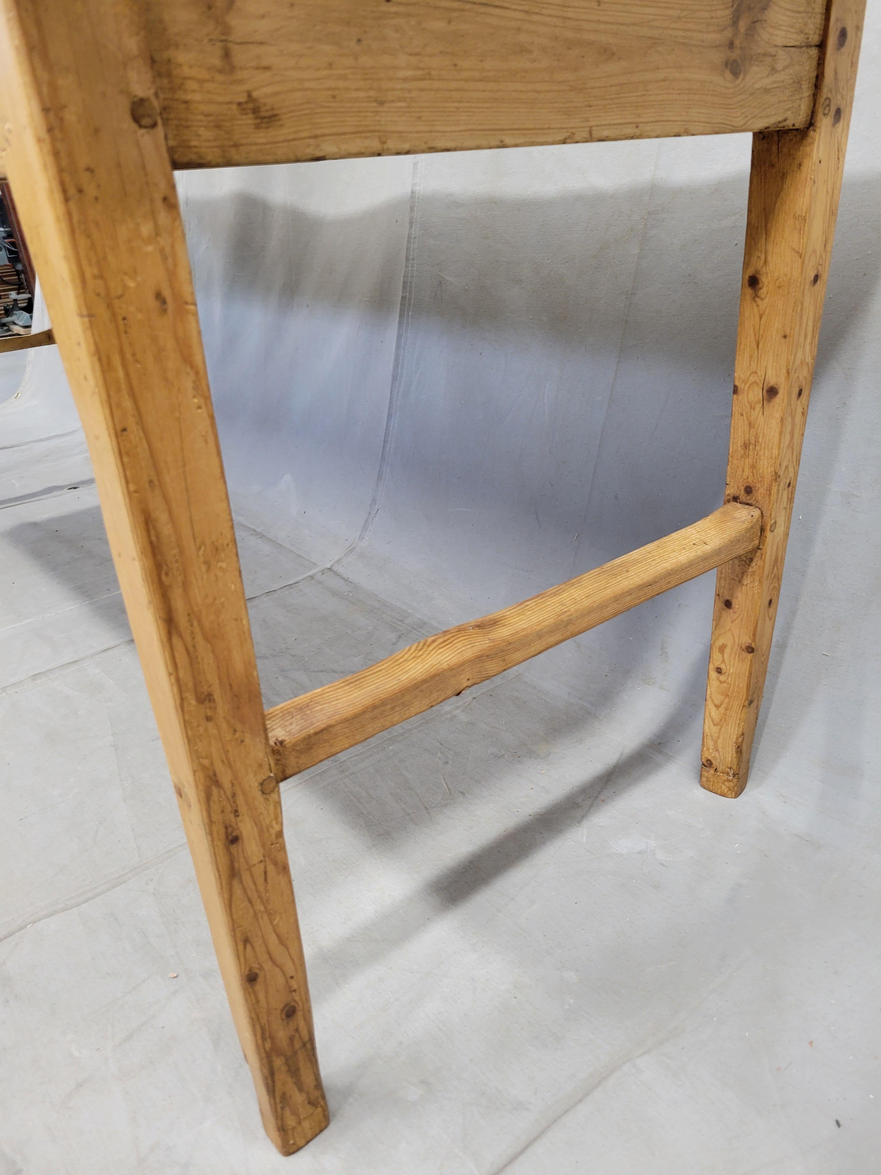 Antique French Rustic Pine Farmhouse Kitchen Work Table Console Table en vente 7
