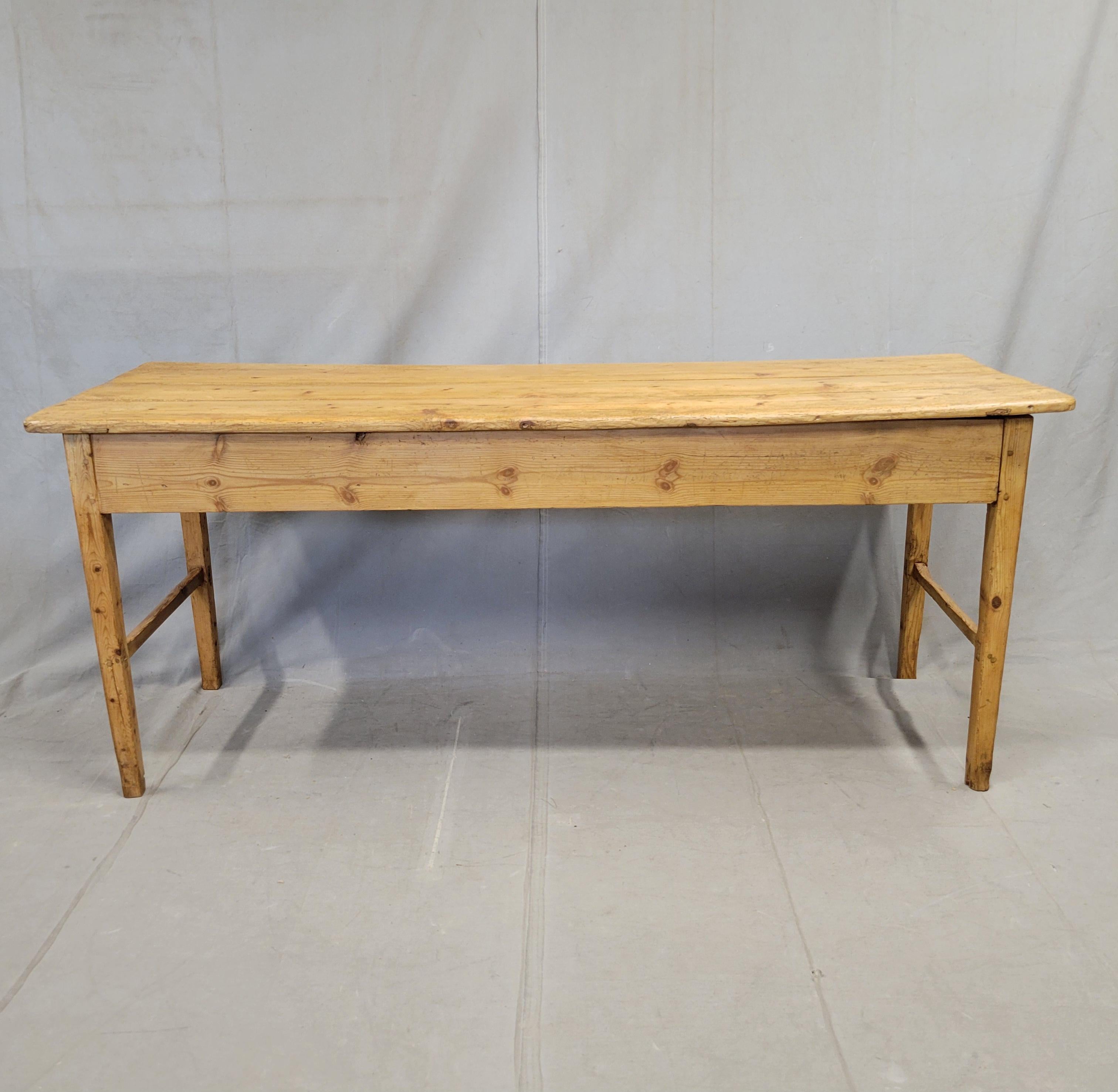 Antique French Rustic Pine Farmhouse Kitchen Work Table Console Table en vente 8