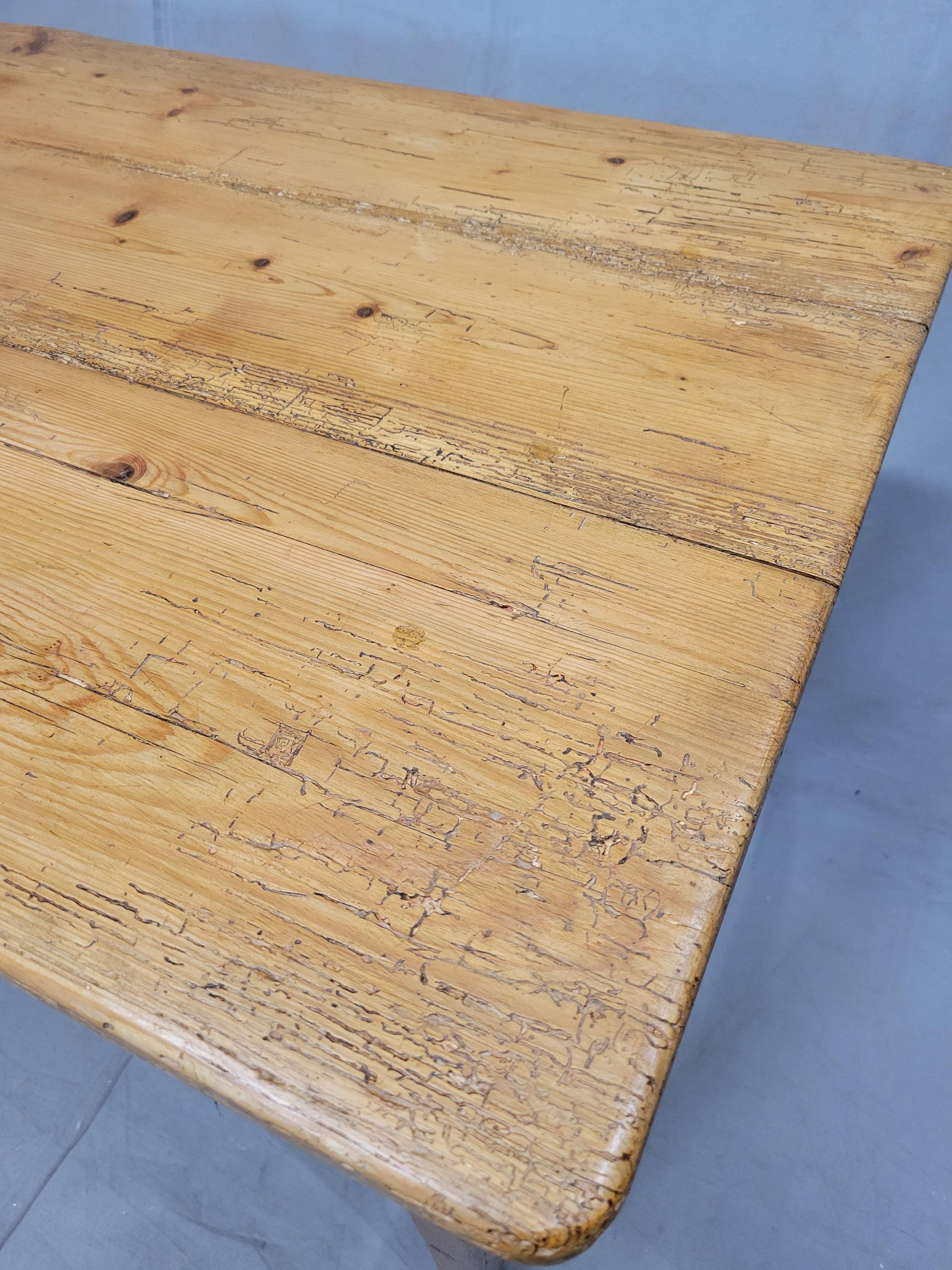 Antique French Rustic Pine Farmhouse Kitchen Work Table Console Table en vente 2