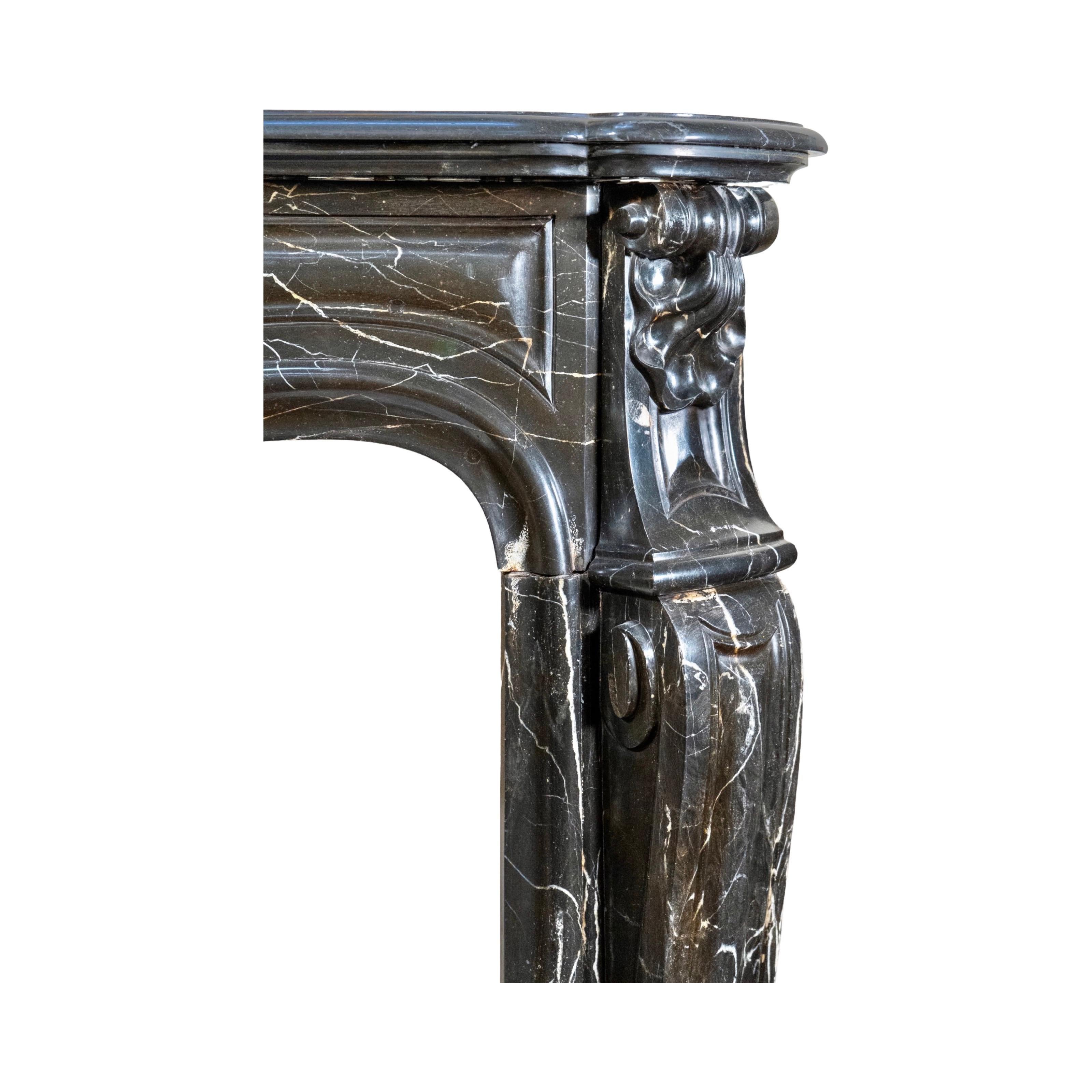 Antike Französisch Sable Schwarz Marmor Mantel im Angebot 1