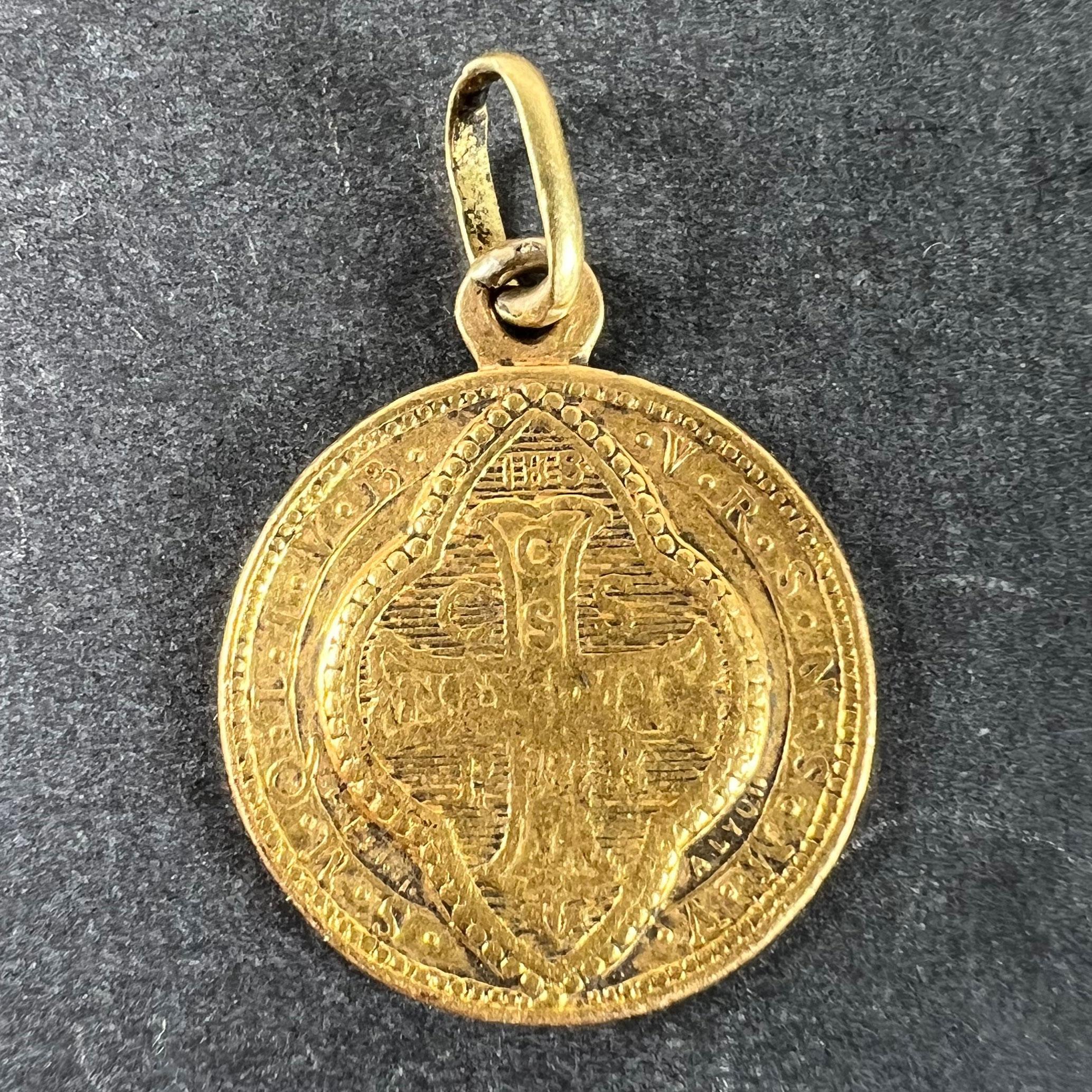 Antique French Saint Benedict 18 Karat Yellow Gold Medal Charm Pendant In Good Condition For Sale In London, GB