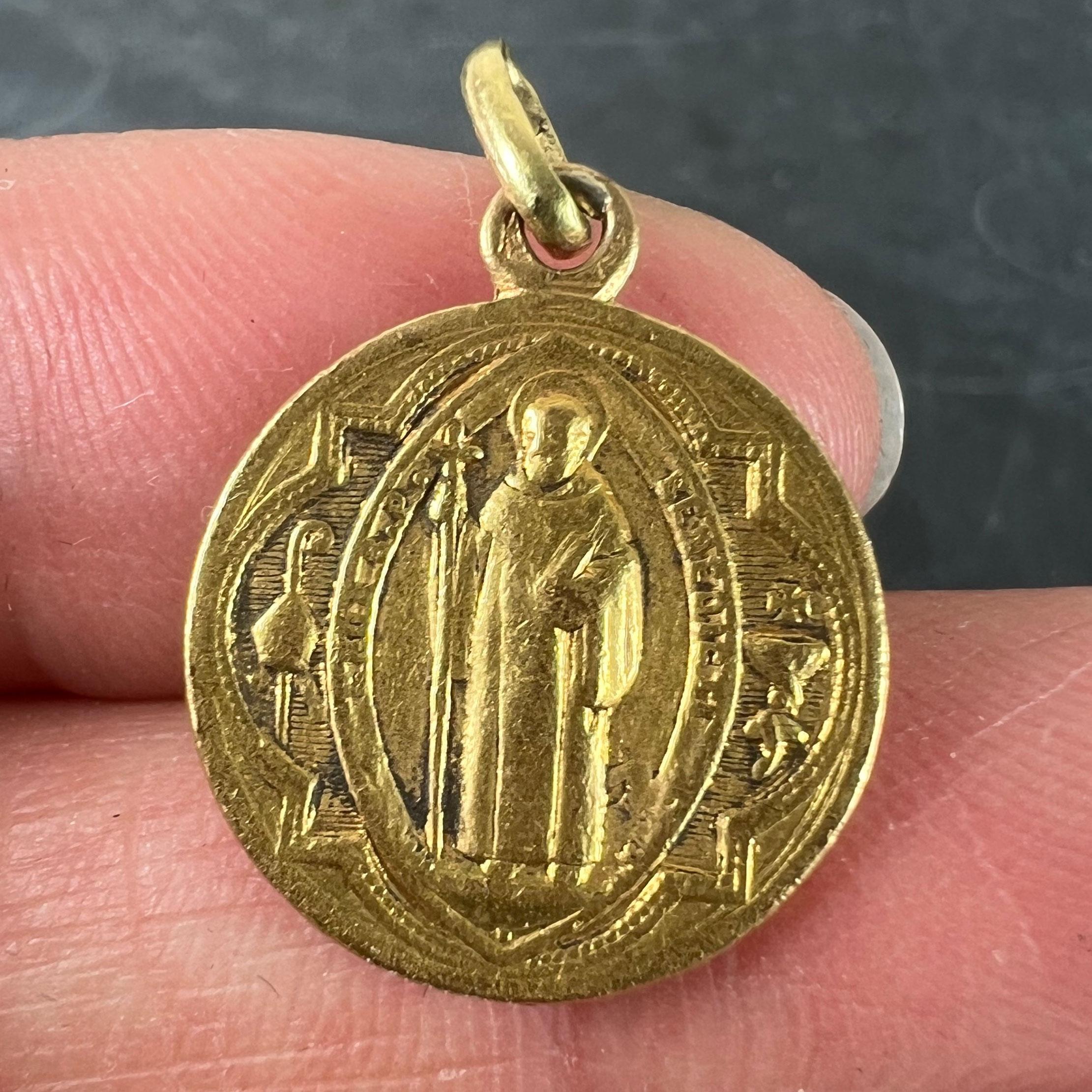Antique French Saint Benedict 18 Karat Yellow Gold Medal Charm Pendant For Sale 1