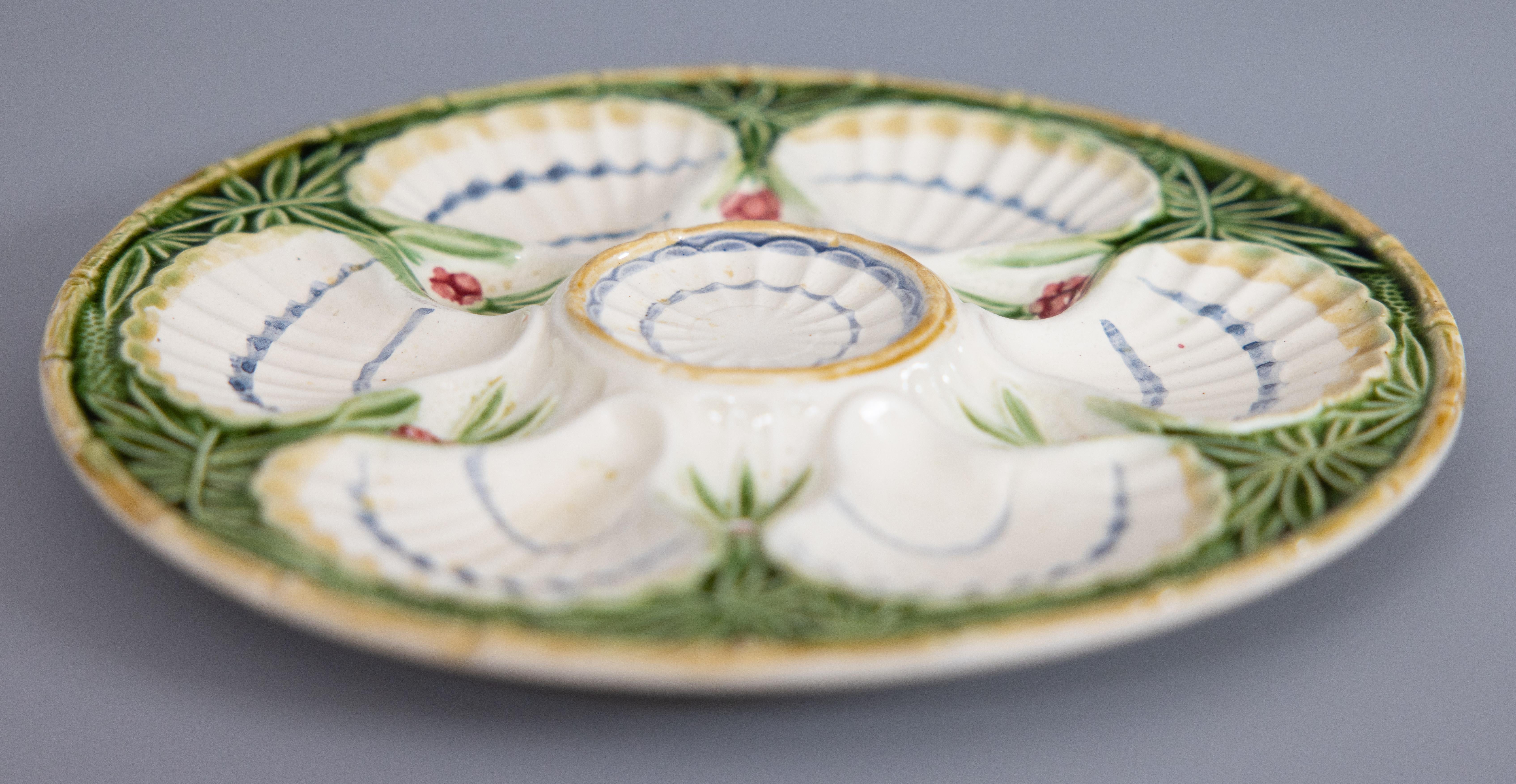 Antique French Salins Majolica Bamboo and Berries Oyster Plate, circa 1890 In Good Condition In Pearland, TX