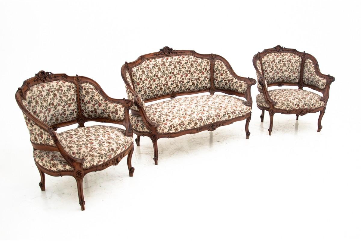 Living room set from the turn of the century.
set in the Louis Philippe style
Excellent condition
After renovation 

Dimensions:

Sofa: Height 83 cm, seat height 33 cm, width 128 cm, depth 72 cm

Armchair: Height 79 cm, seat height 33 cm,