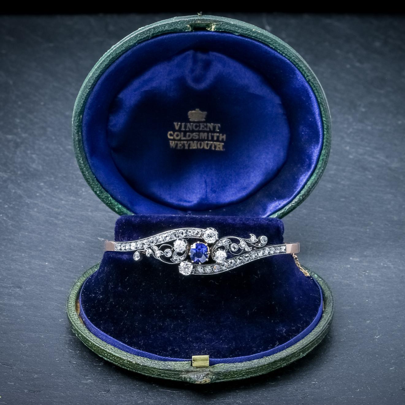 Antique French Sapphire Diamond 18 Carat Gold circa 1910 Boxed Bangle For Sale 1