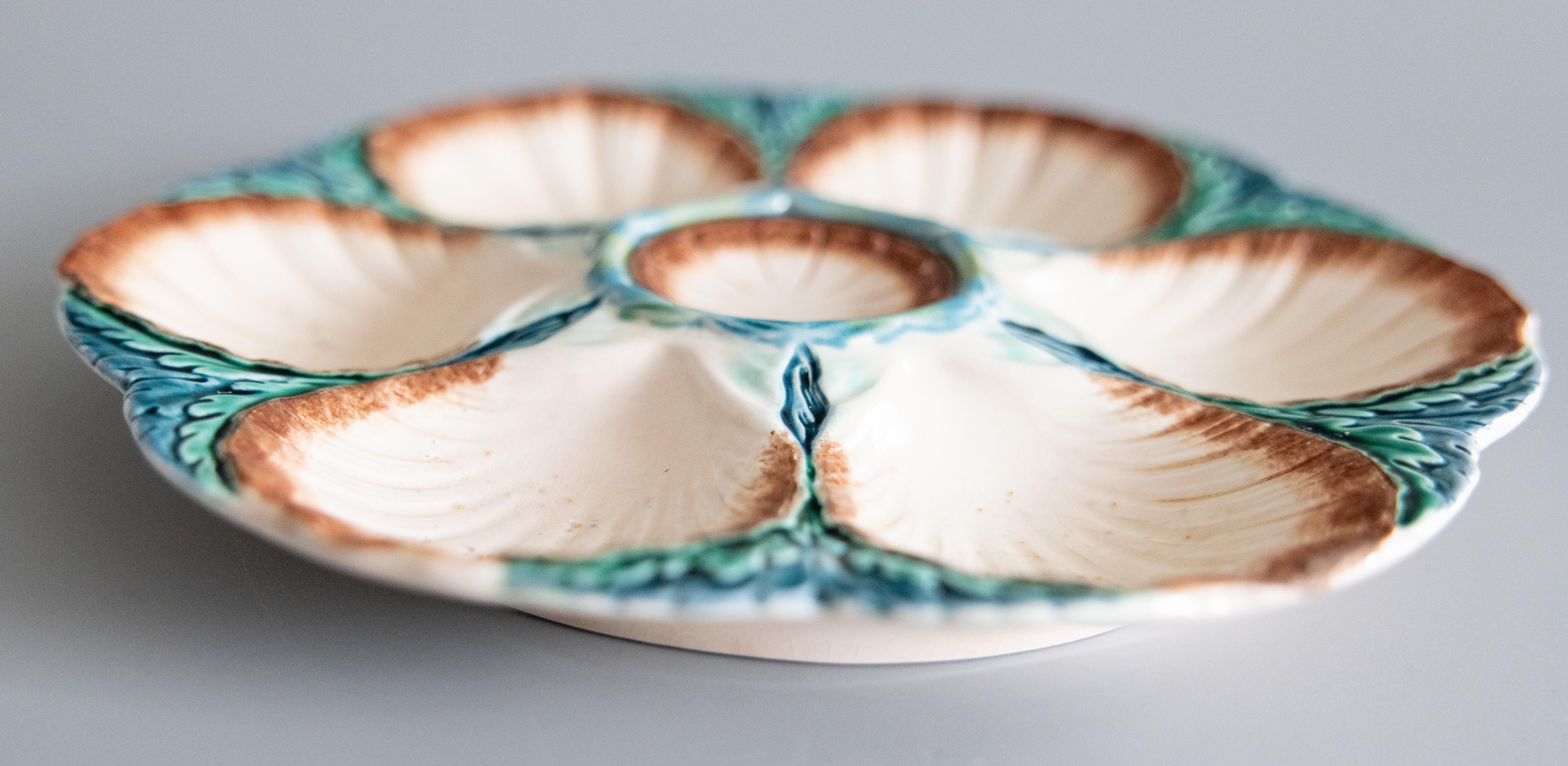 Antique French Sarreguemines Majolica Oyster Plate, Circa 1890 Bon état - En vente à Pearland, TX