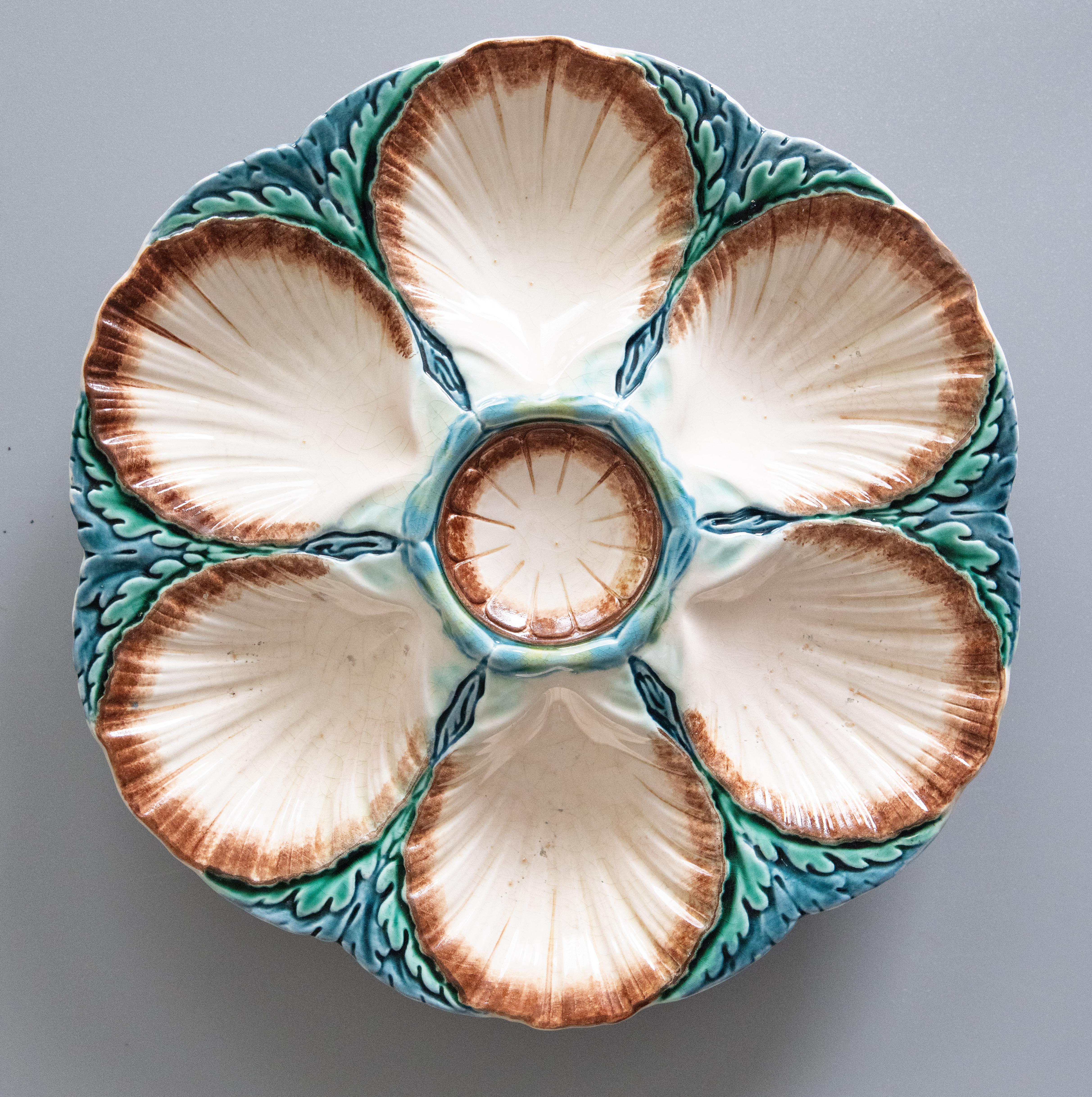 Majolique Antique French Sarreguemines Majolica Oyster Plate, Circa 1890 en vente
