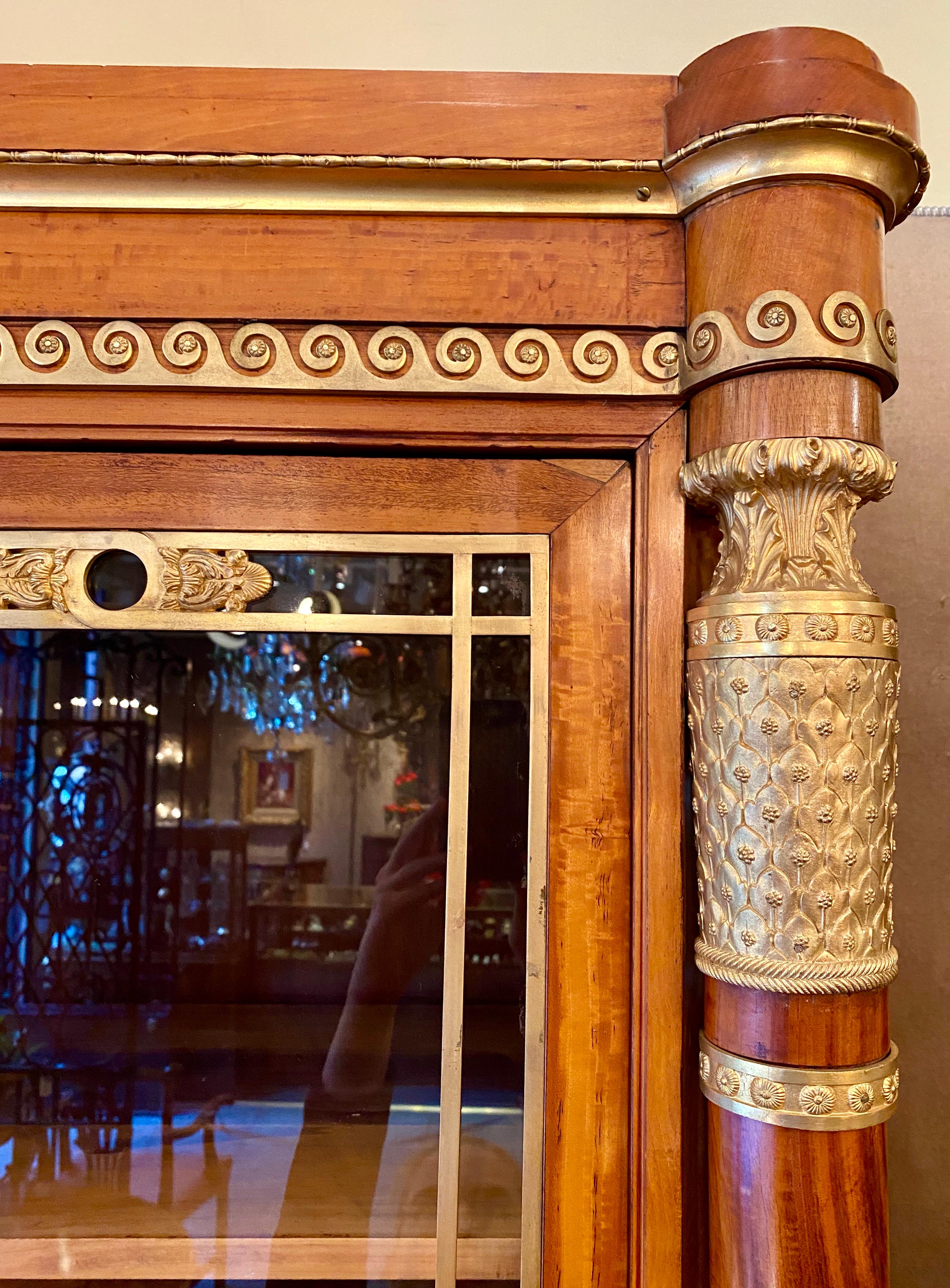 Magnificent antique French satinwood and bronze dore vitrine or display cabinet, circa 1890.
FCAB001.