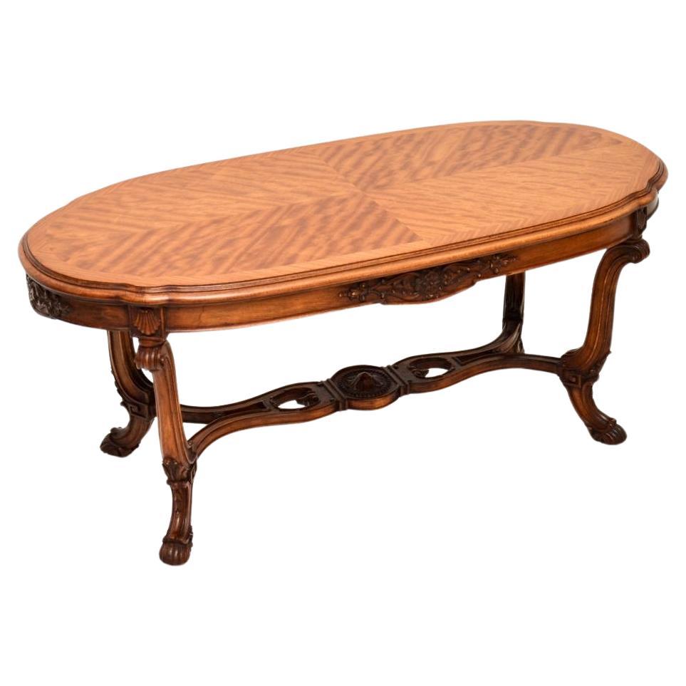 Table basse française ancienne en bois de satin