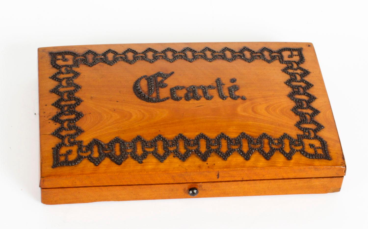 Boîte à cartes de jeu ancienne Ecarte en bois de citronnier français, 19ème siècle en vente 4