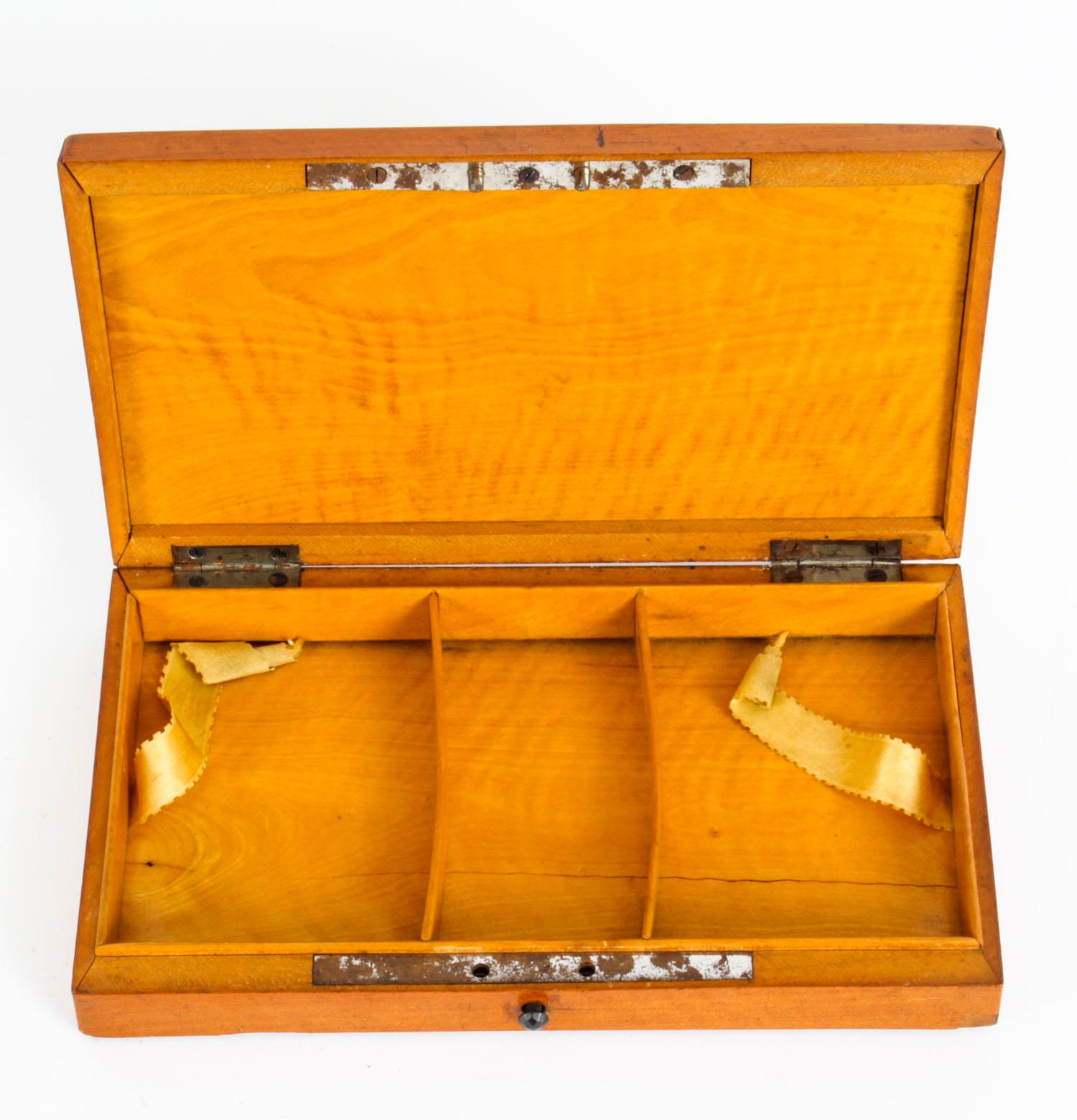 Fin du XIXe siècle Boîte à cartes de jeu ancienne Ecarte en bois de citronnier français, 19ème siècle en vente