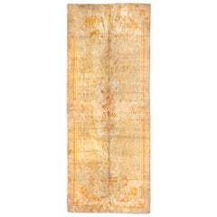 Alfombra francesa antigua de Savonnerie, estilo Luis XVI, dorada, hacia 1900