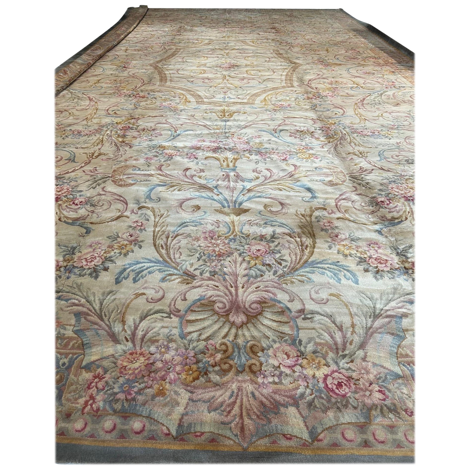 Antique French Savonnerie in vendita