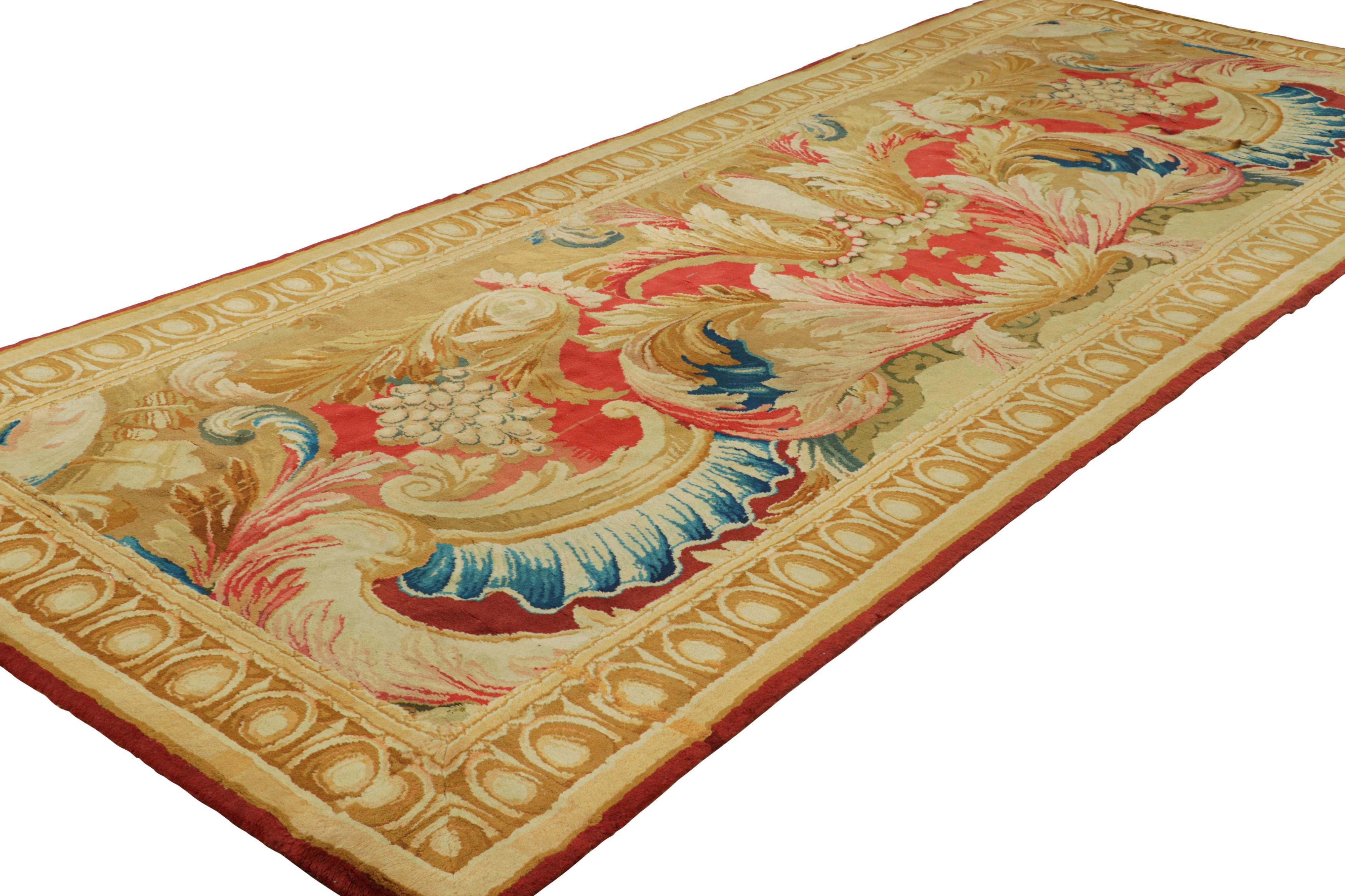 Alfombra francesa antigua de galería Savonnerie con motivos florales  Rug & Kilim Anudado a mano en venta