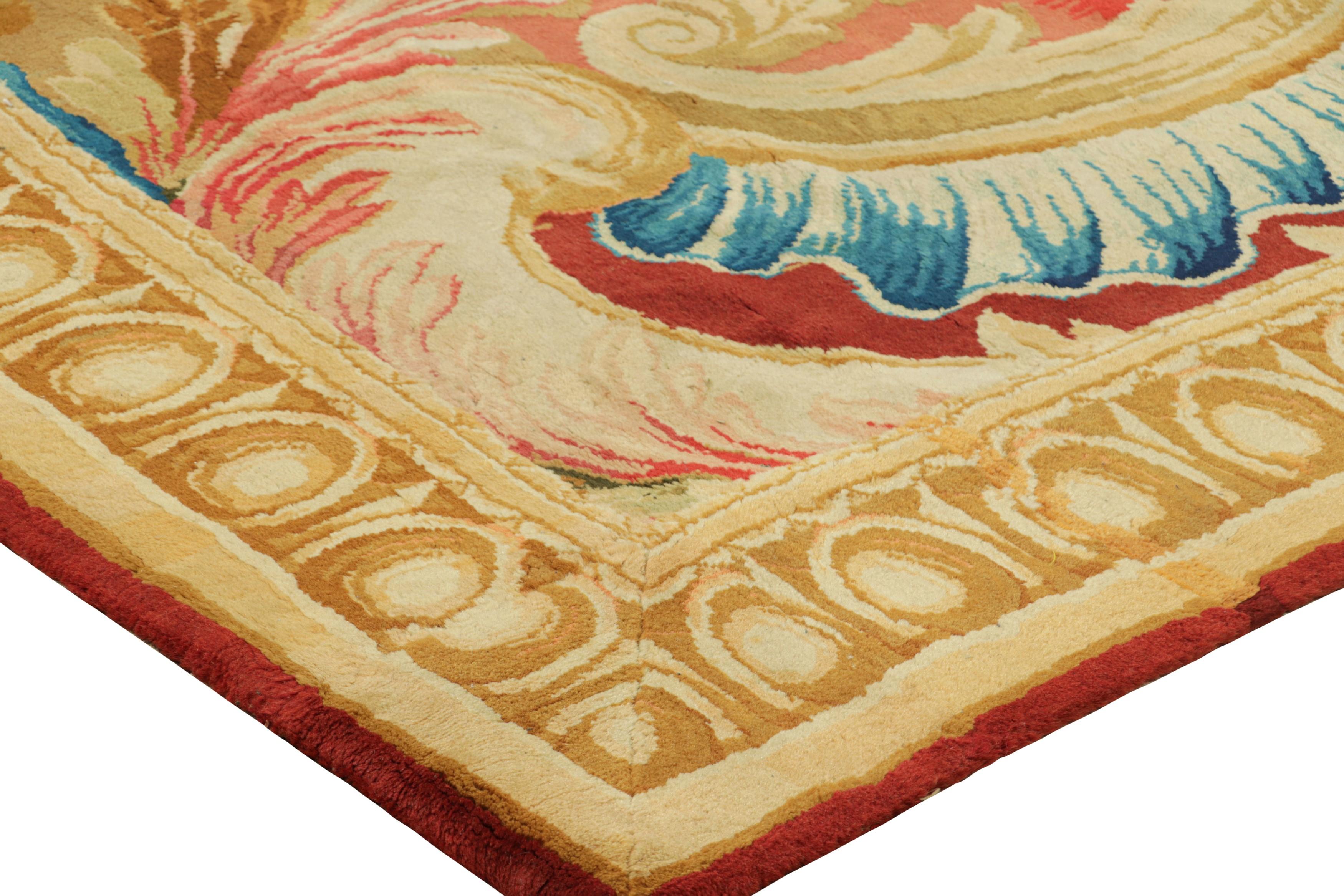 Alfombra francesa antigua de galería Savonnerie con motivos florales  Rug & Kilim Fines del siglo XIX en venta