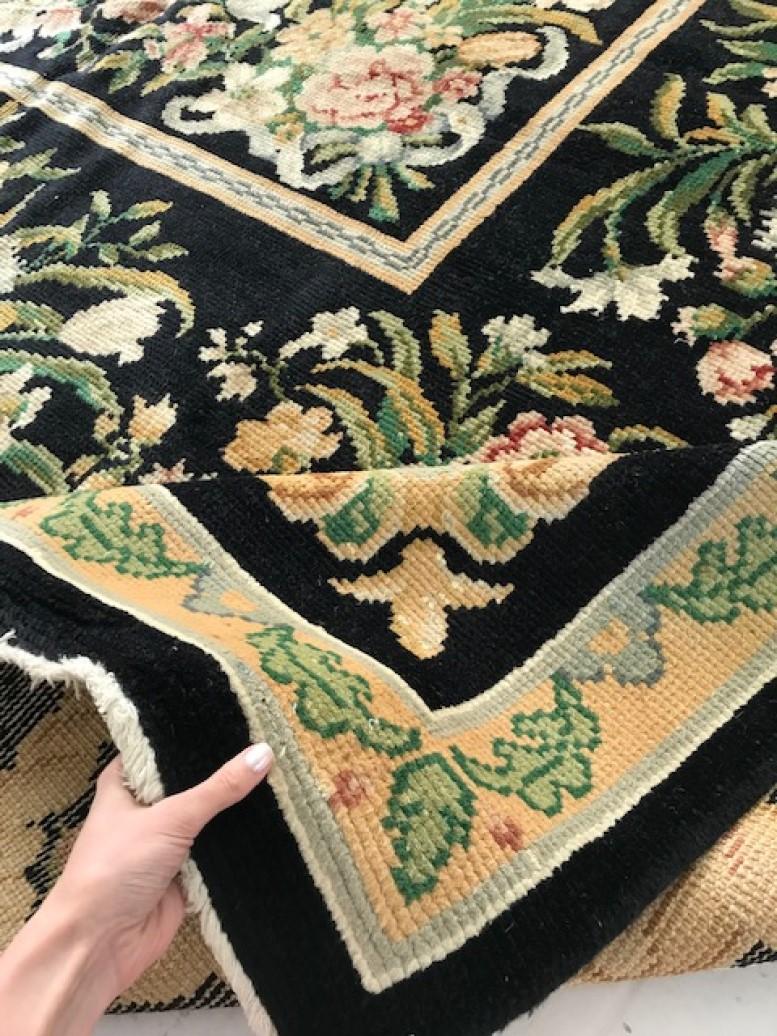 Early 20th Century French Savonnerie Botanic Handmade Wool Rug In Good Condition For Sale In New York, NY