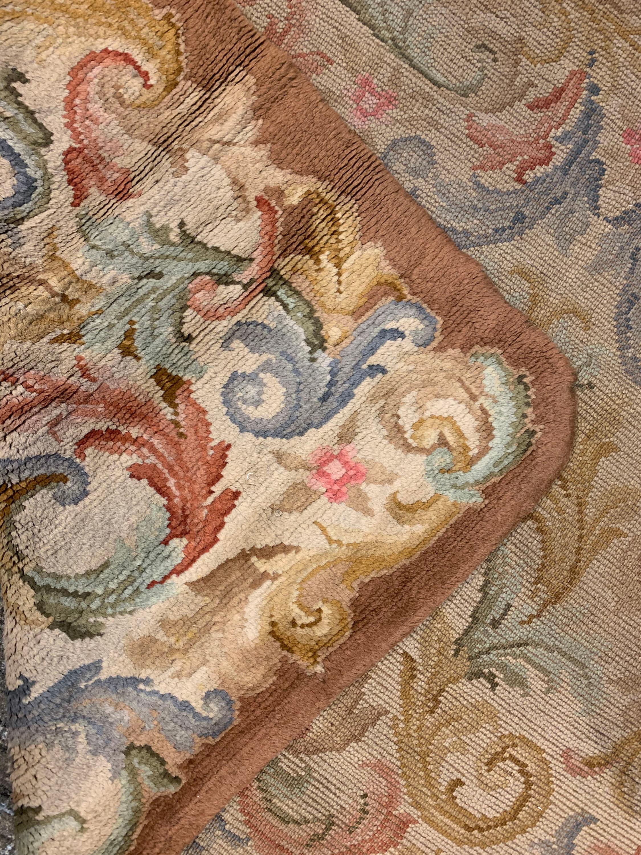 Antiker französischer Savonnerie-Teppich, 6'8 x 8'6 im Angebot 5