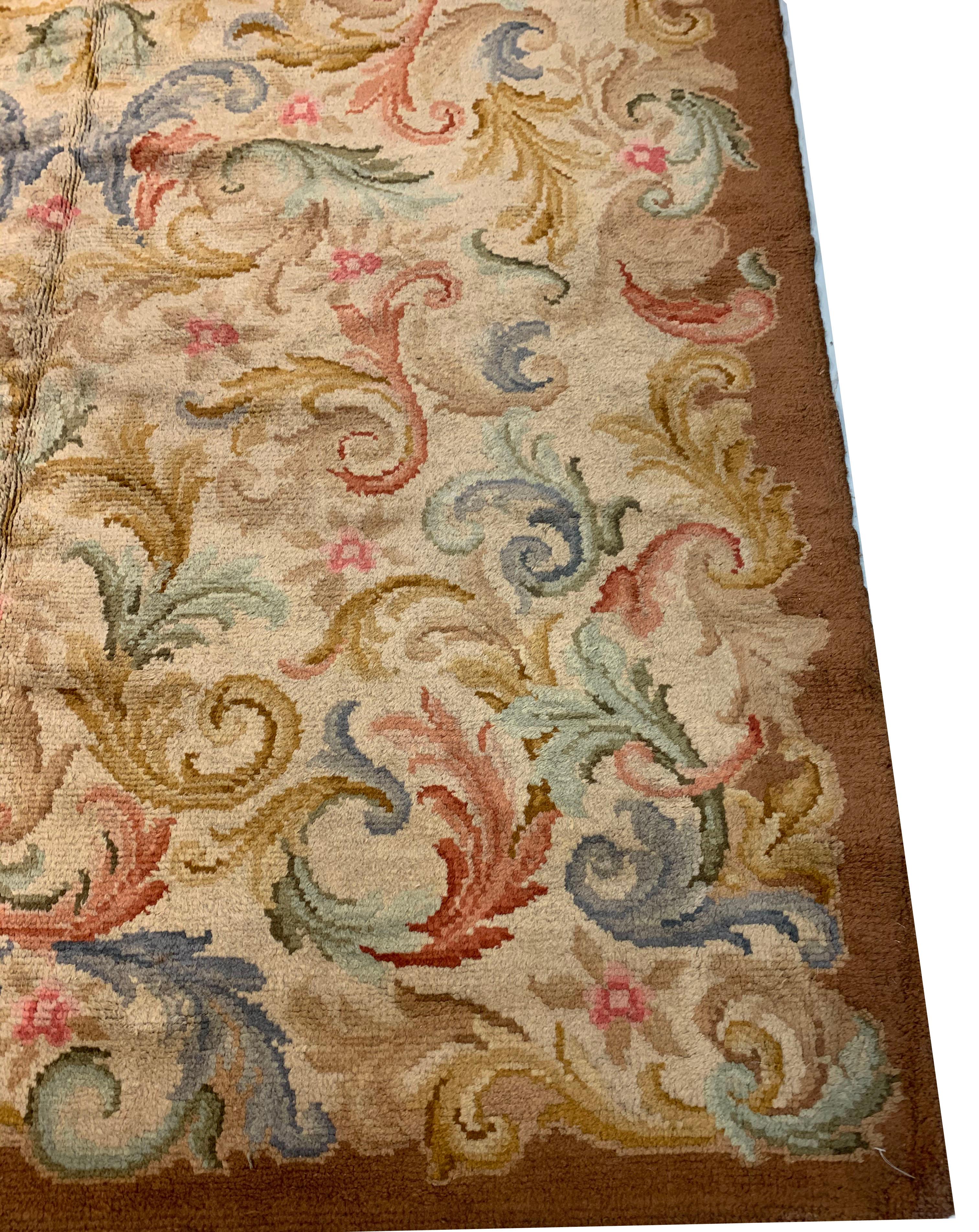 Antiker französischer Savonnerie-Teppich, 6'8 x 8'6 im Angebot 1