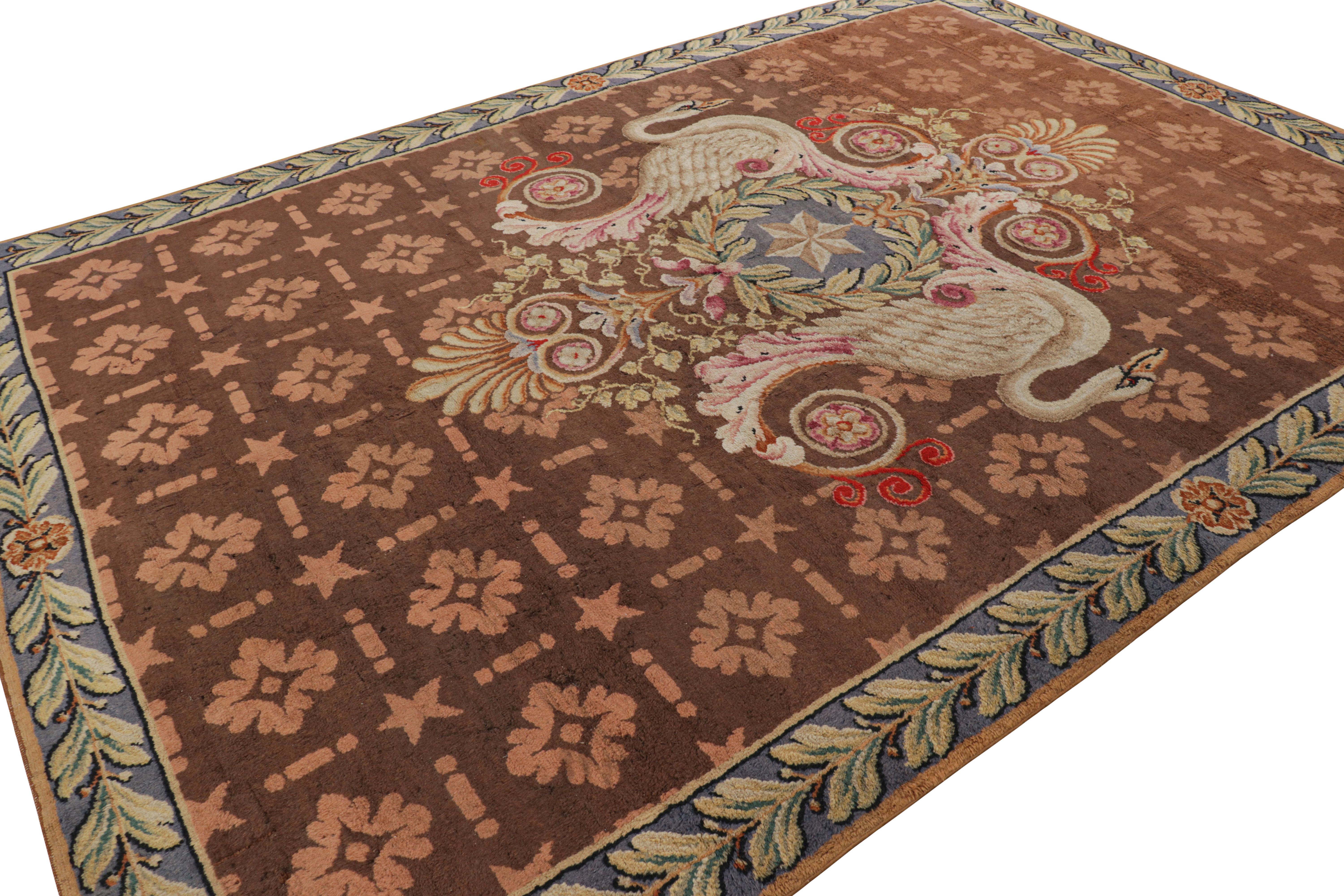 Alfombra Antique French Savonnerie Marrón y Verde con Medallón - Rug & Kilim Pintado a mano en venta