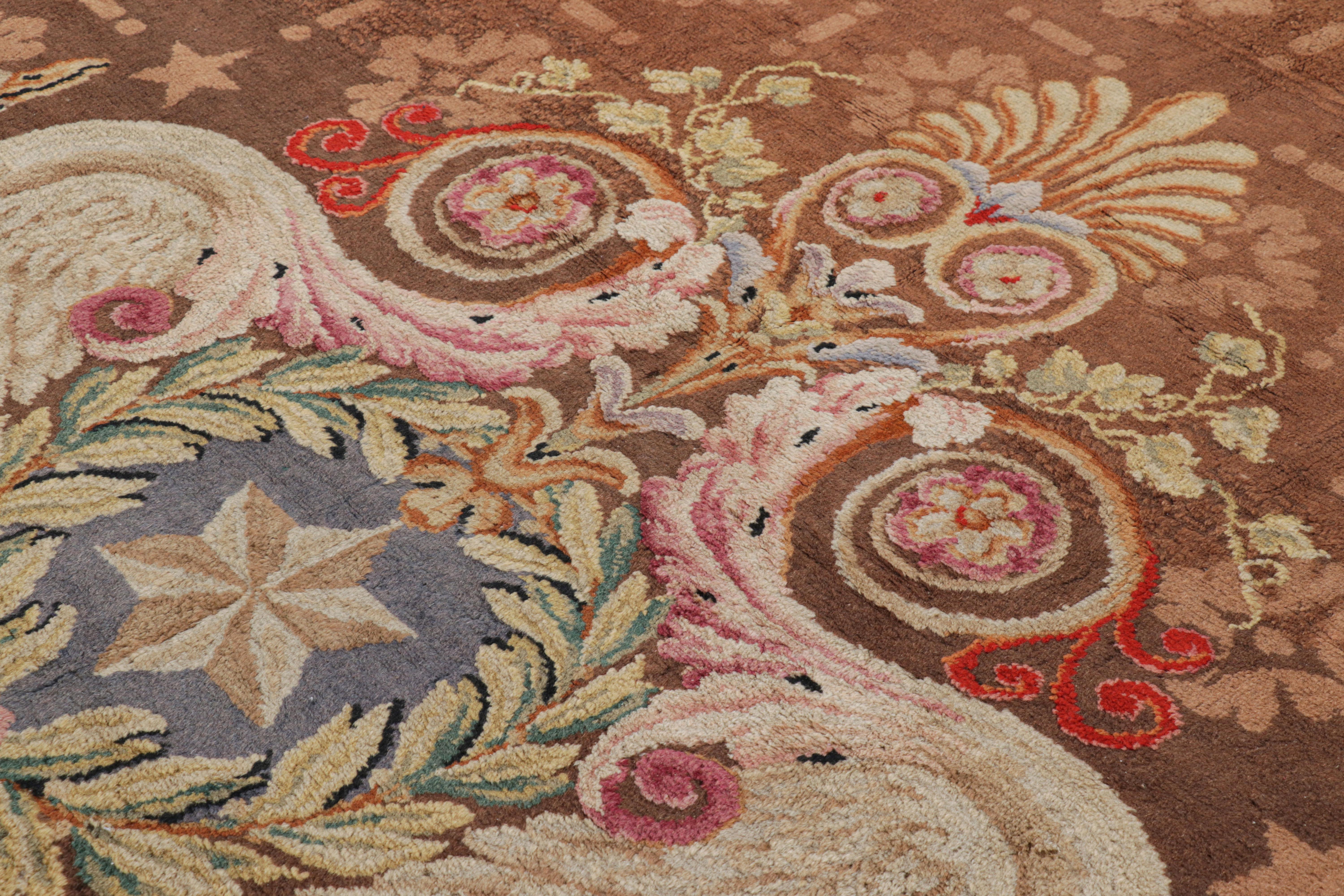 Alfombra Antique French Savonnerie Marrón y Verde con Medallón - Rug & Kilim principios del siglo XX en venta