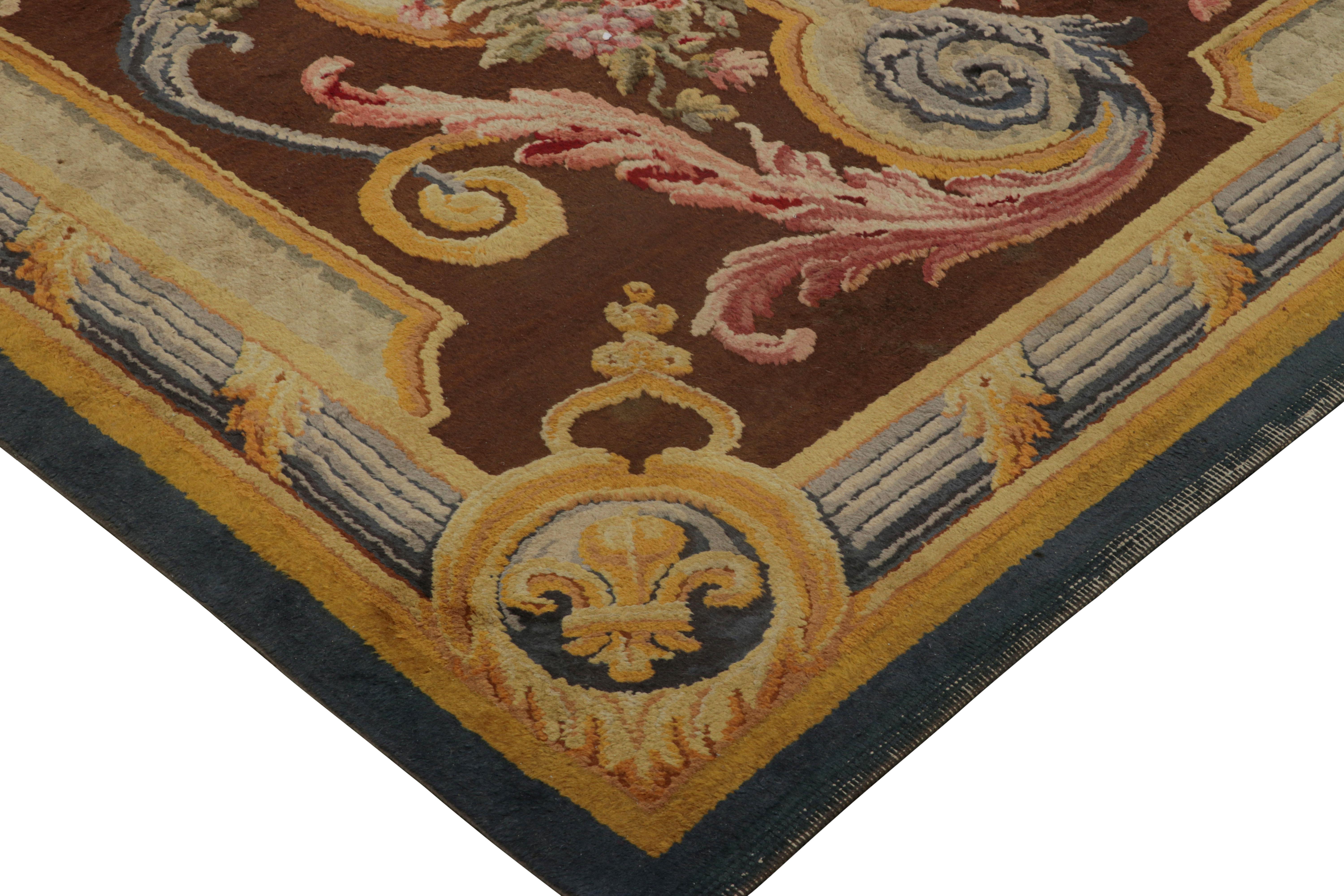 Mid-19th Century Antique French Savonnerie Rug with Floral Medallion - Rug & Kilim For Sale