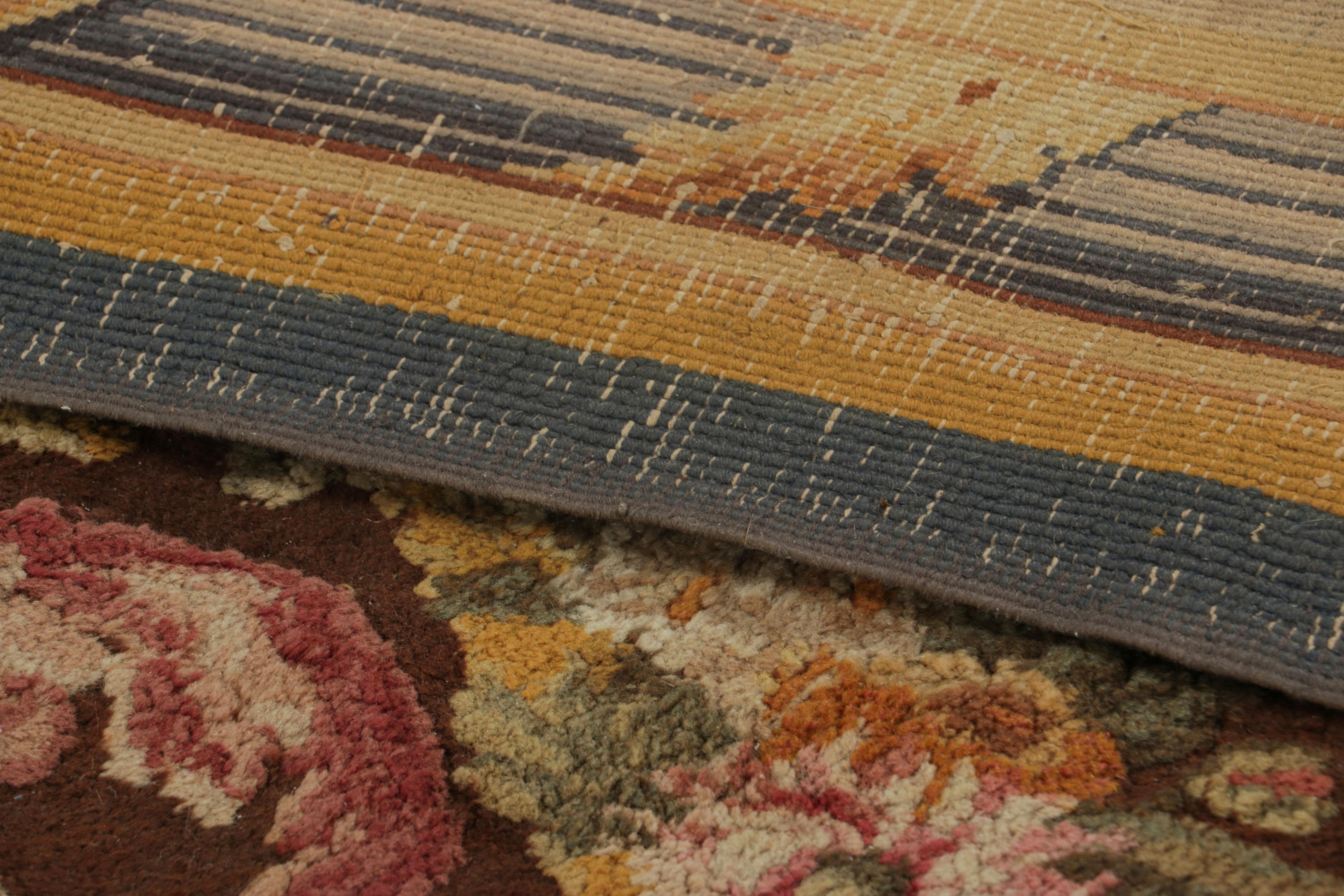 Antique French Savonnerie Rug with Floral Medallion - Rug & Kilim For Sale 2