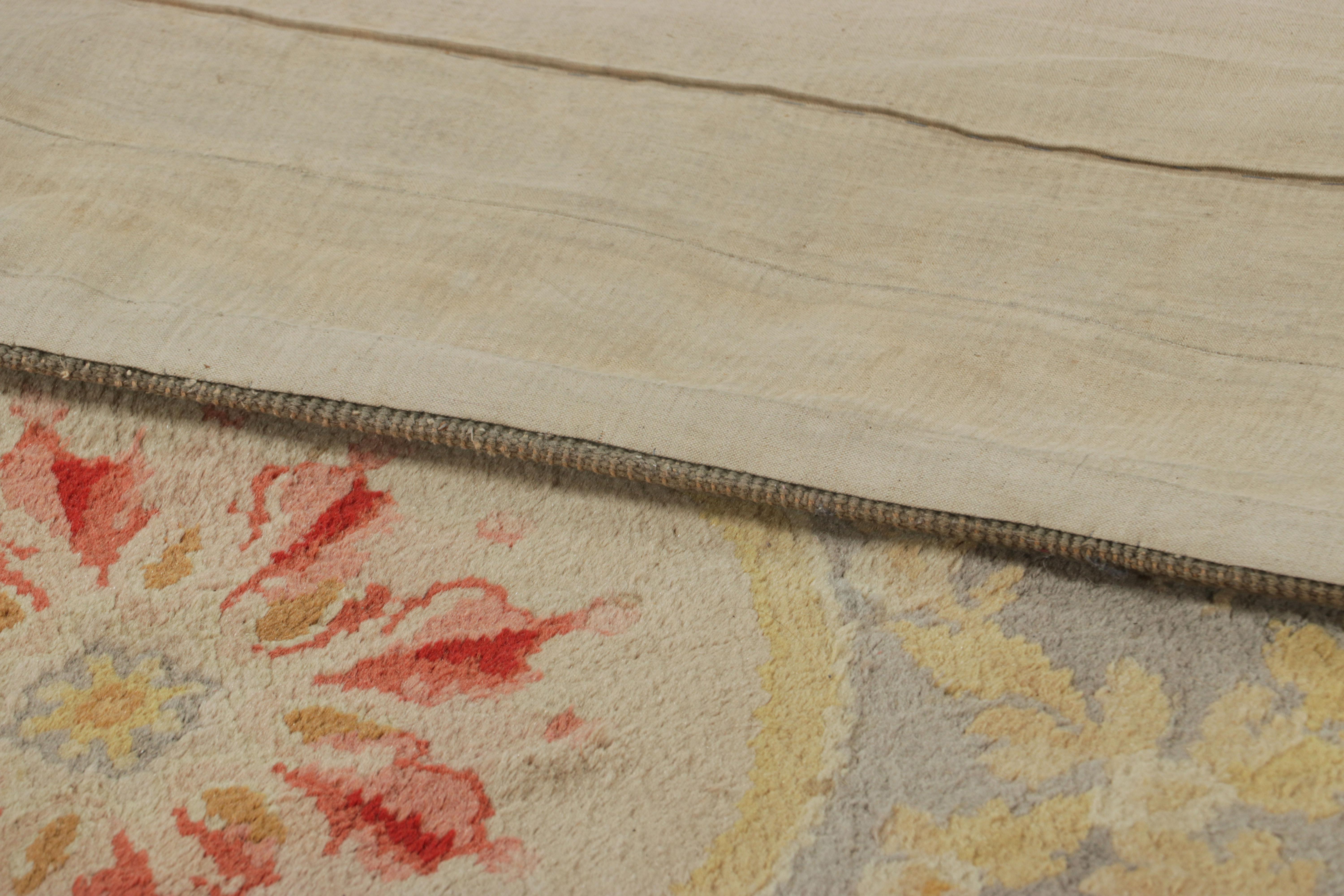 Antique French Savonnerie Rug with Floral Medallion - Rug & Kilim For Sale 2
