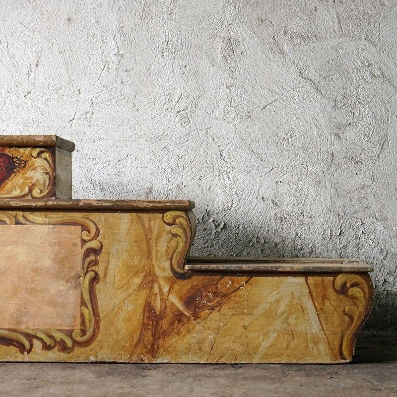 Antique Platform Scagliola Painted Platform With Sacred Heart Detail

A wooden platform originally for displaying religious icons from a French Catholic church.

Hand-painted with faux-marble and faux-gilt gesso edging centred with a ‘sacred heart’