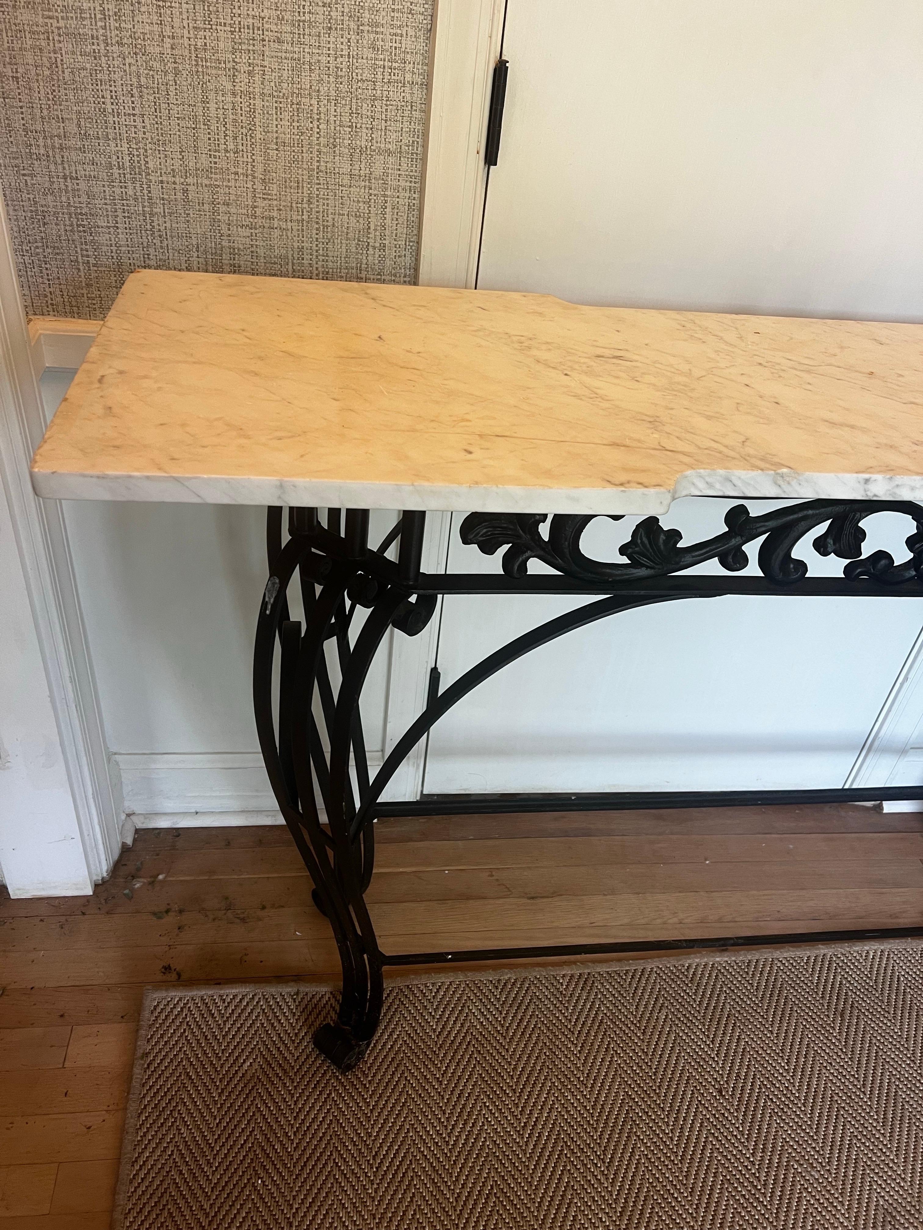 Antique French Console/Centralino in ferro a spirale con piano in marmo di Carrara in vendita 3
