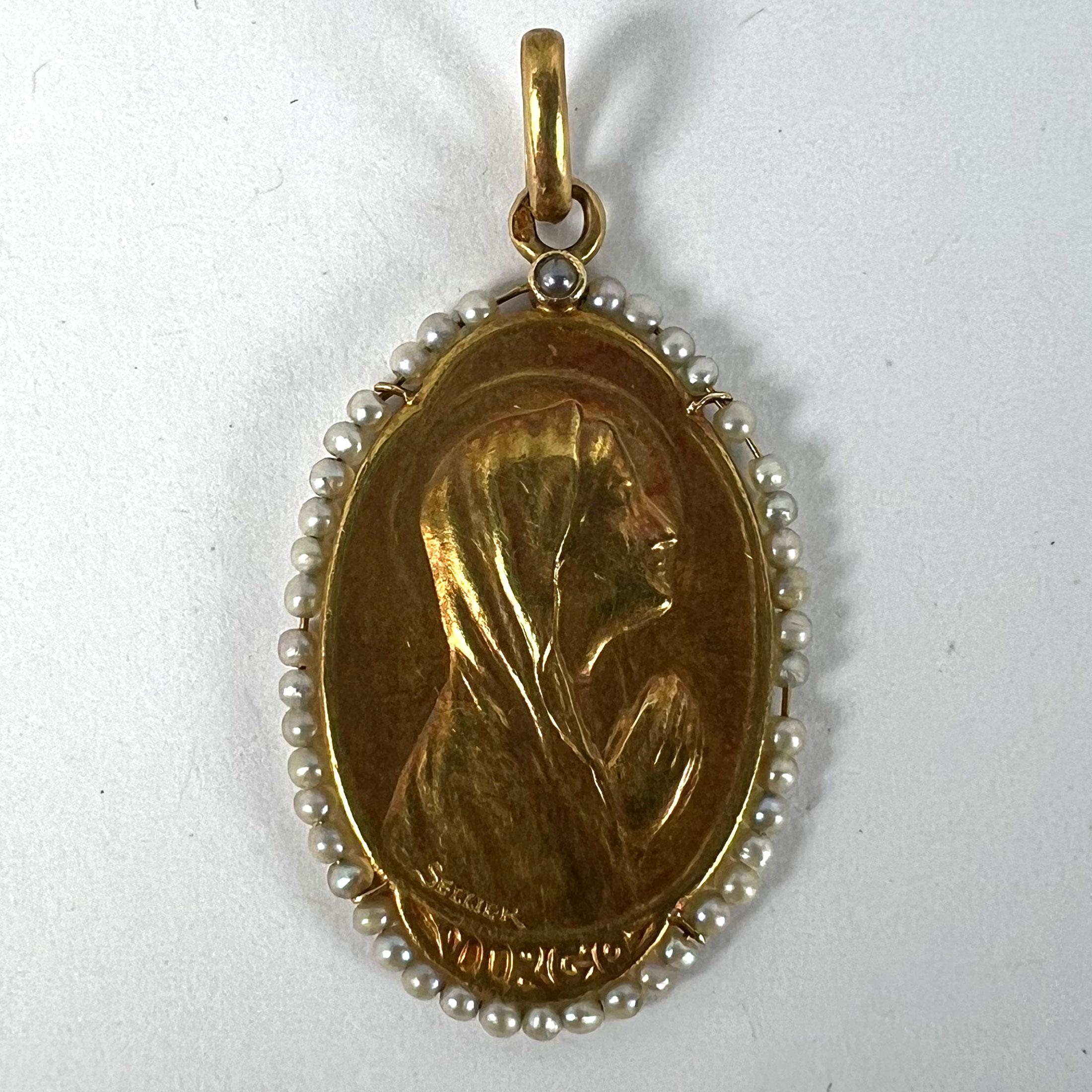 Antique French Sellier Pendentif Médaille Vierge Marie en or jaune 18K avec perles de rocaille en vente 6