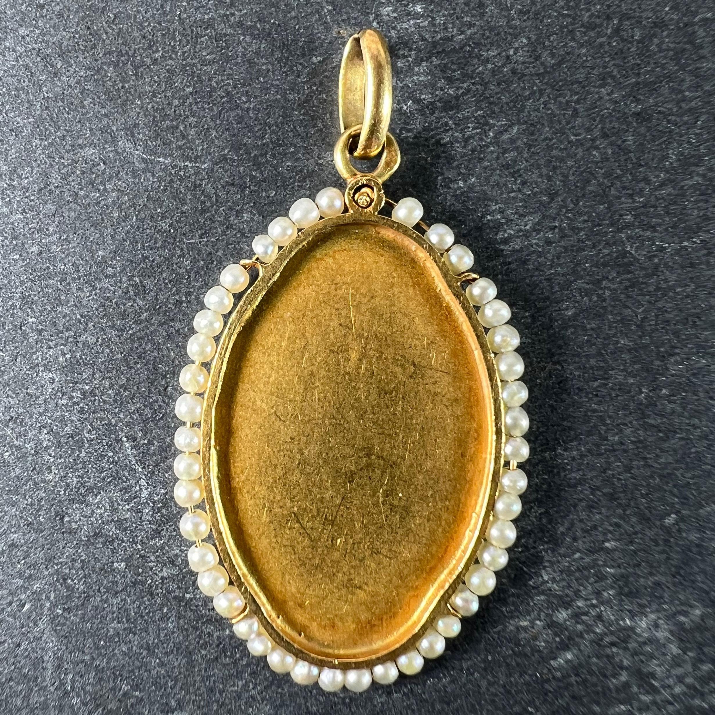 Non taillé Antique French Sellier Pendentif Médaille Vierge Marie en or jaune 18K avec perles de rocaille en vente