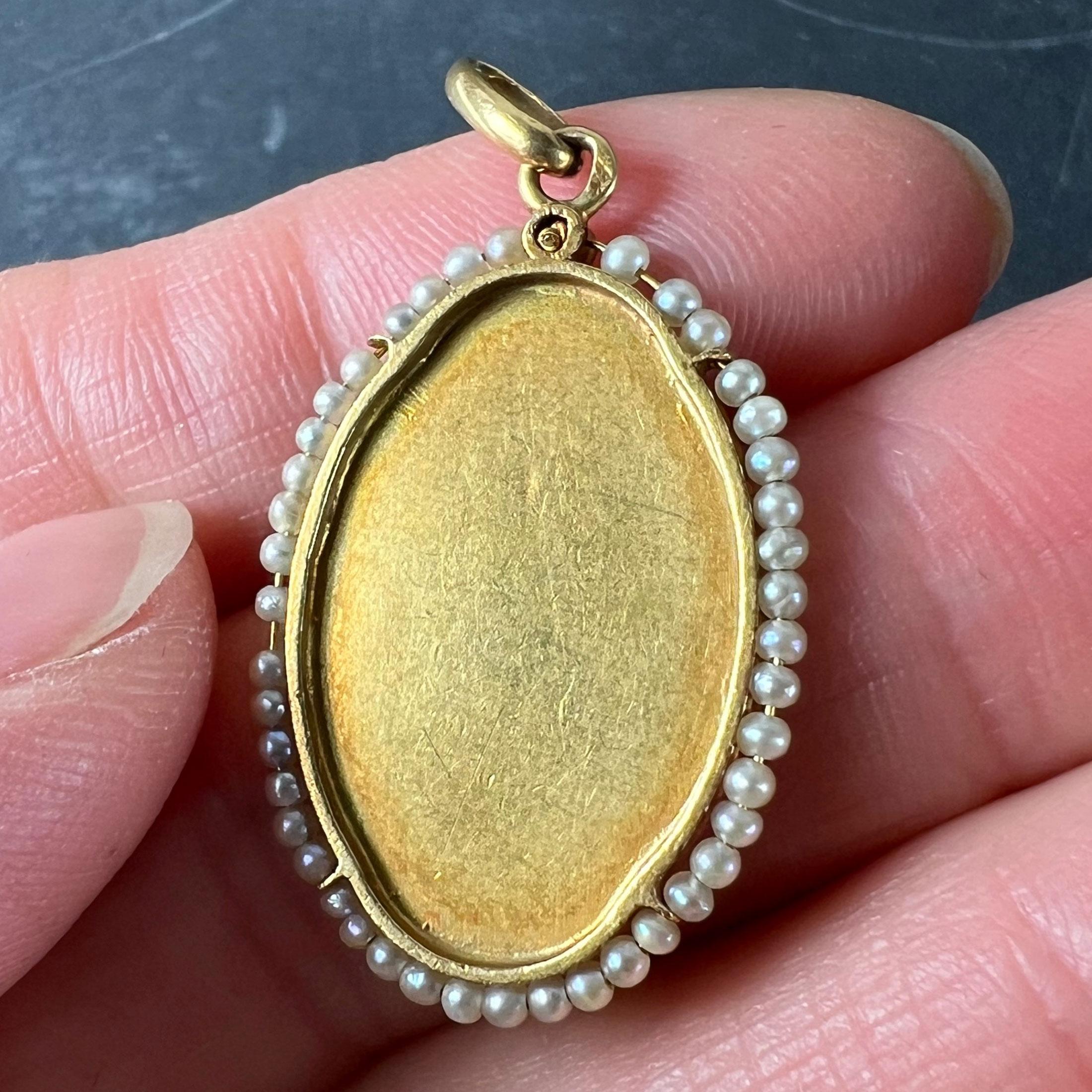 Antique French Sellier Pendentif Médaille Vierge Marie en or jaune 18K avec perles de rocaille en vente 3