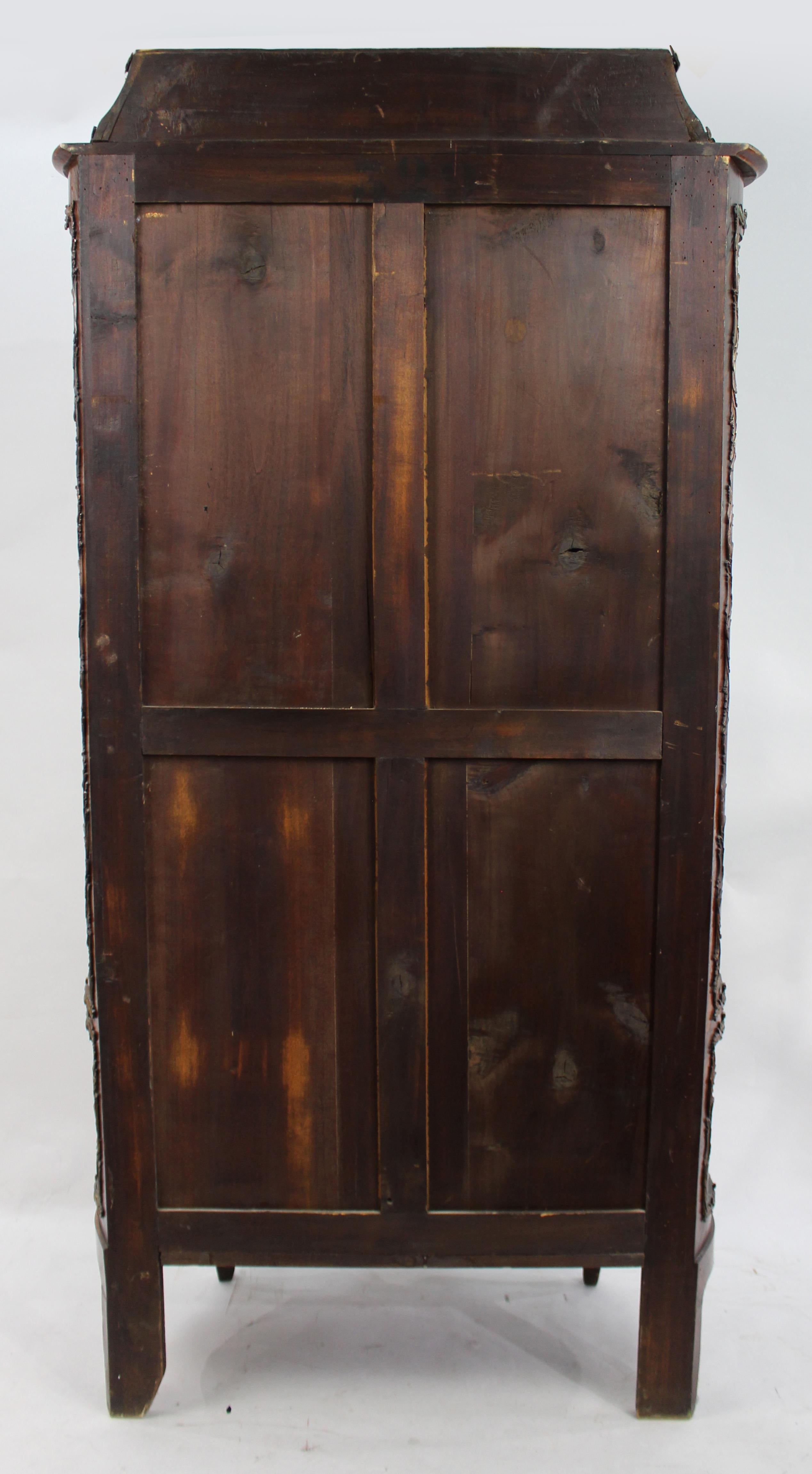 Antique French Serpentine Vernis Martin Display Cabinet For Sale 8