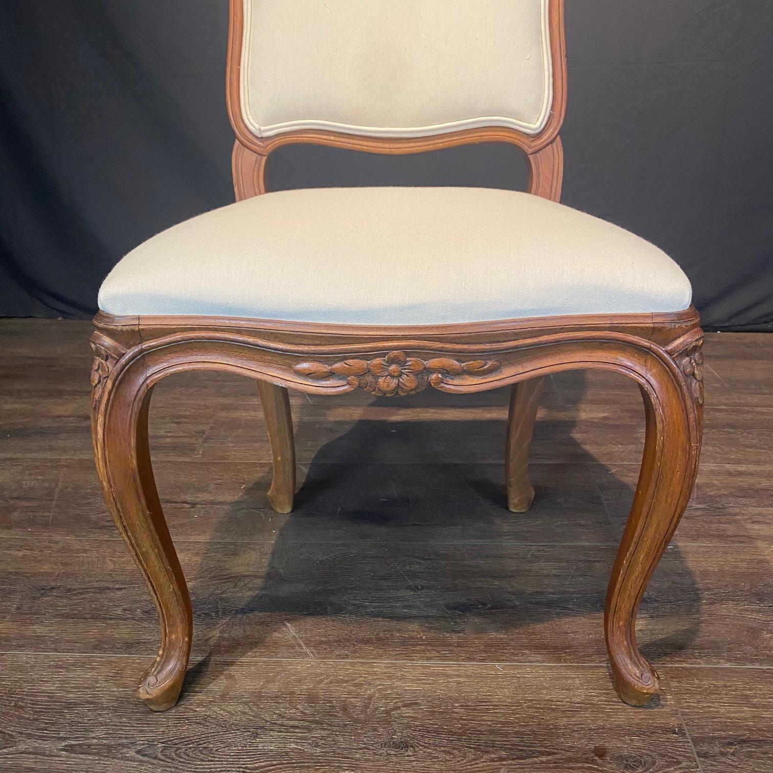 Français Antique French Set of 6 Louis XV Dining Chairs with New Upholstery en vente