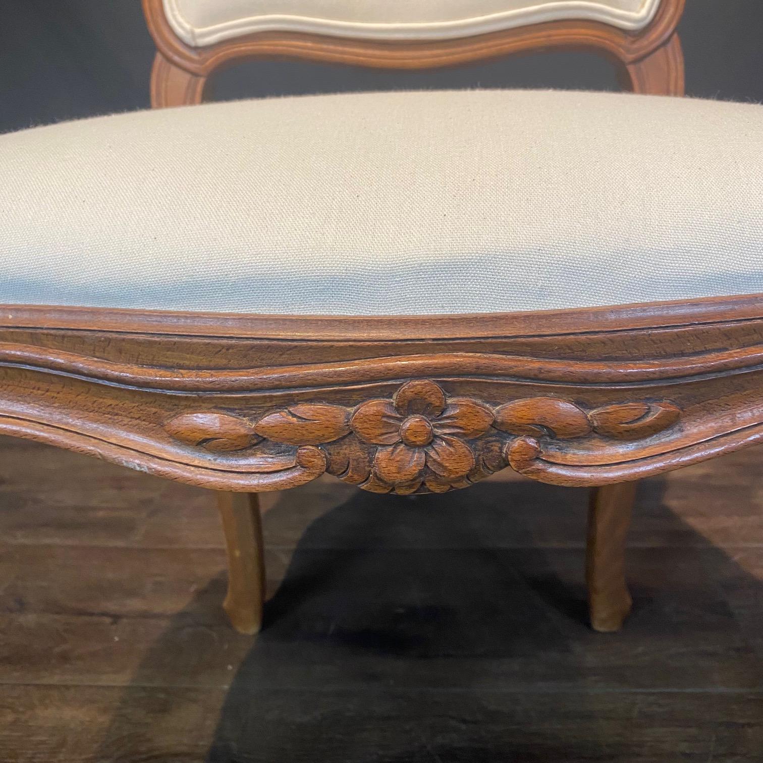 Antique French Set of 6 Louis XV Dining Chairs with New Upholstery Bon état - En vente à Hopewell, NJ