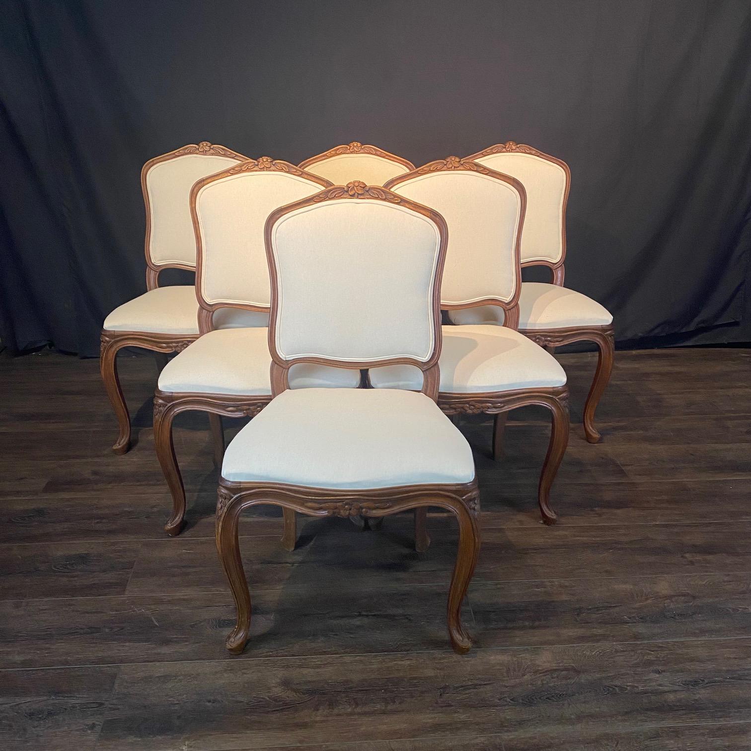 Antique French Set of 6 Louis XV Dining Chairs with New Upholstery en vente 2