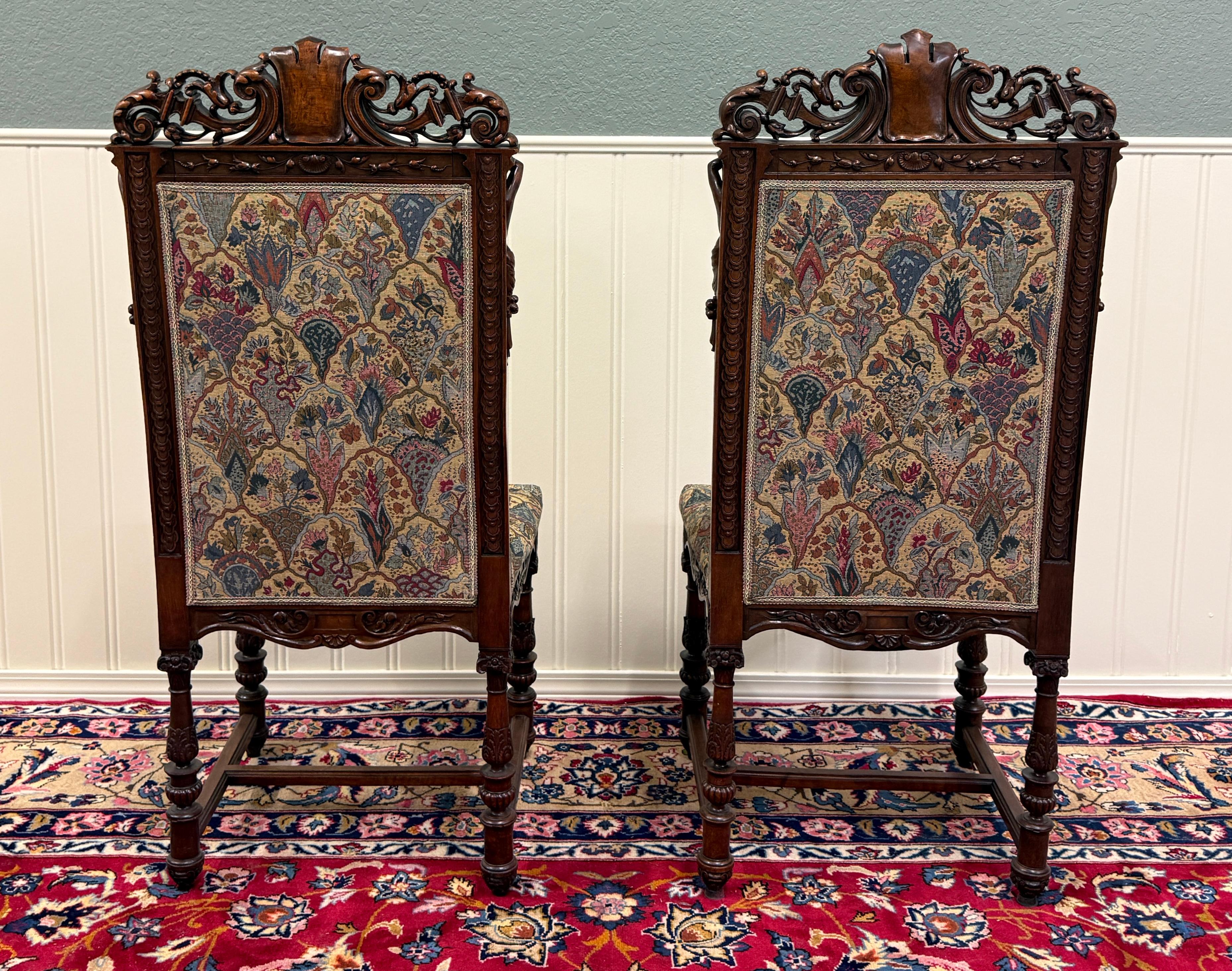 Antique French SET DI 8 sedie da pranzo imbottite e intagliate in noce del XIX secolo EXQUISITE in vendita 11