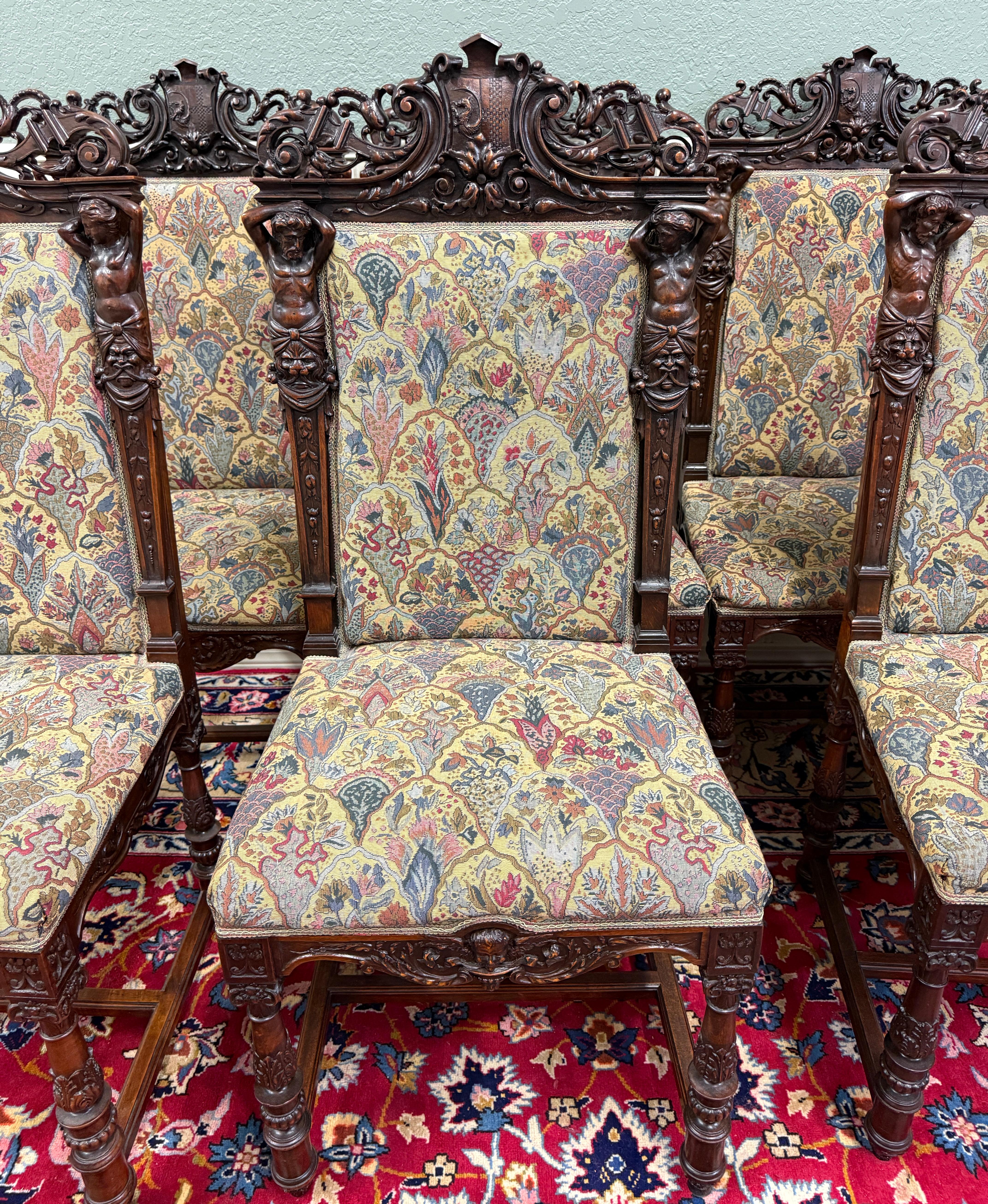 Antique French SET DI 8 sedie da pranzo imbottite e intagliate in noce del XIX secolo EXQUISITE In condizioni buone in vendita a Tyler, TX